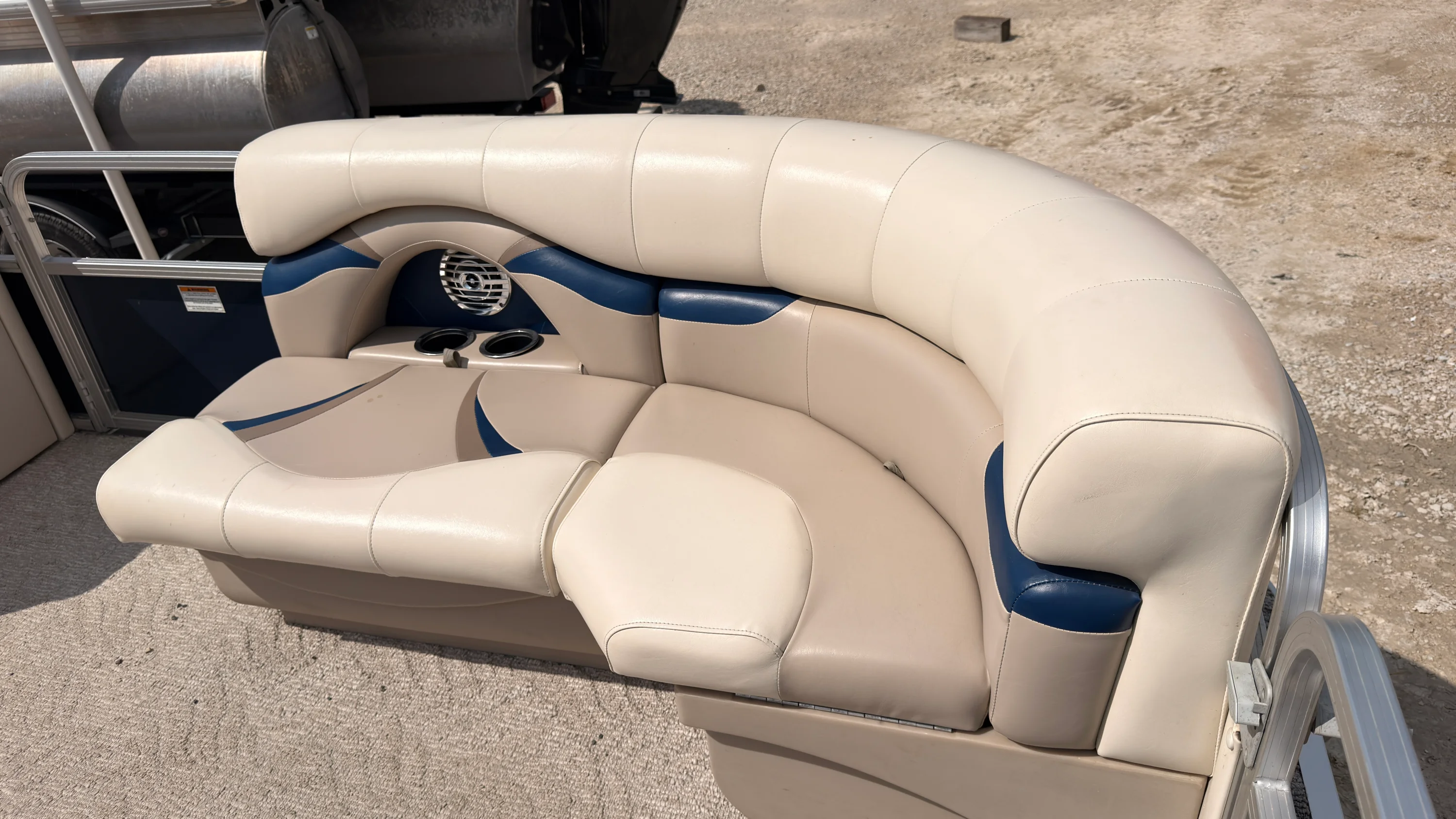 2011 Sylvan 820 MIRAGE Image Thumbnail #7
