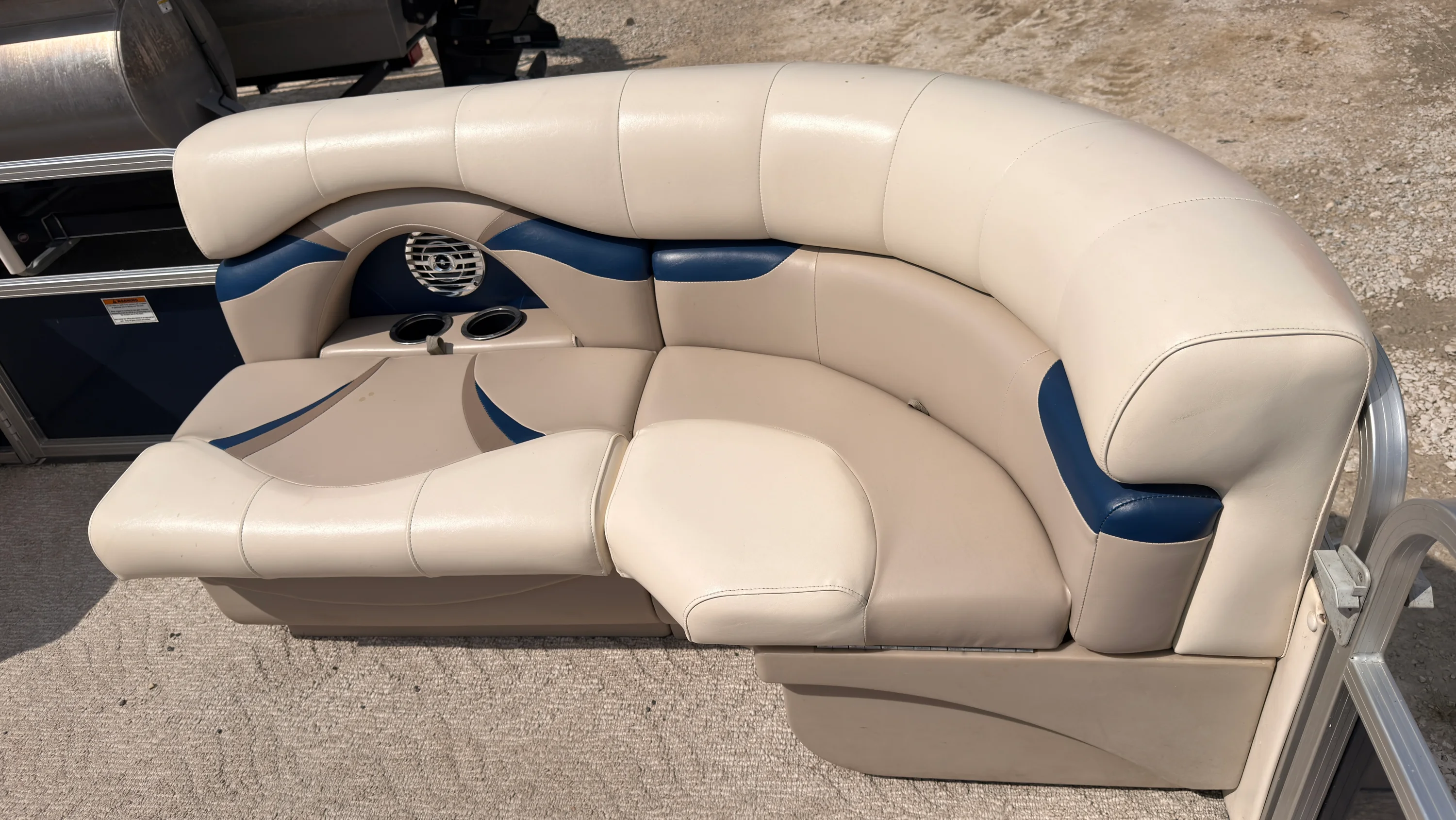 2011 Sylvan 820 MIRAGE Image Thumbnail #8