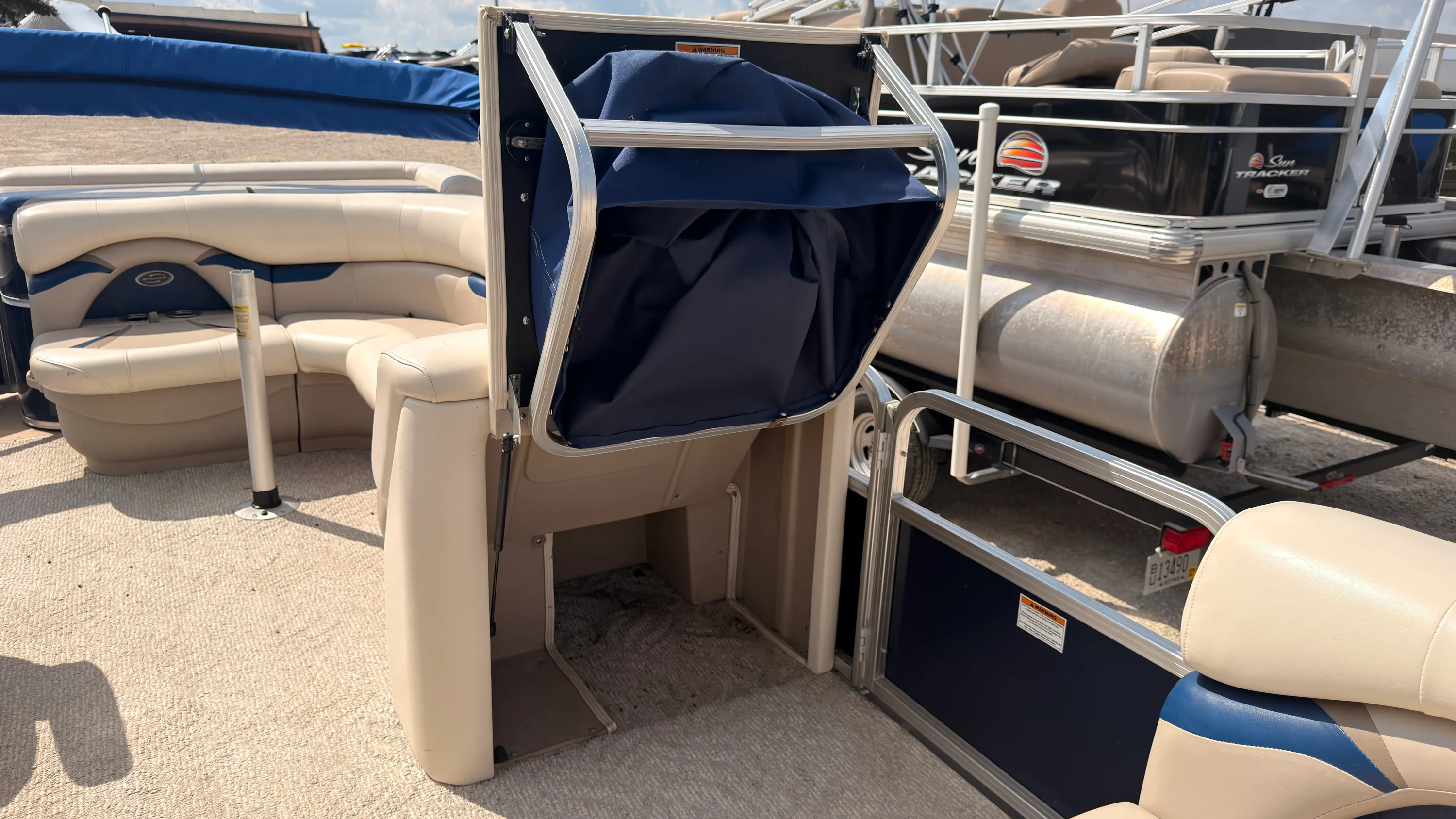 2011 Sylvan 820 MIRAGE Image Thumbnail #17