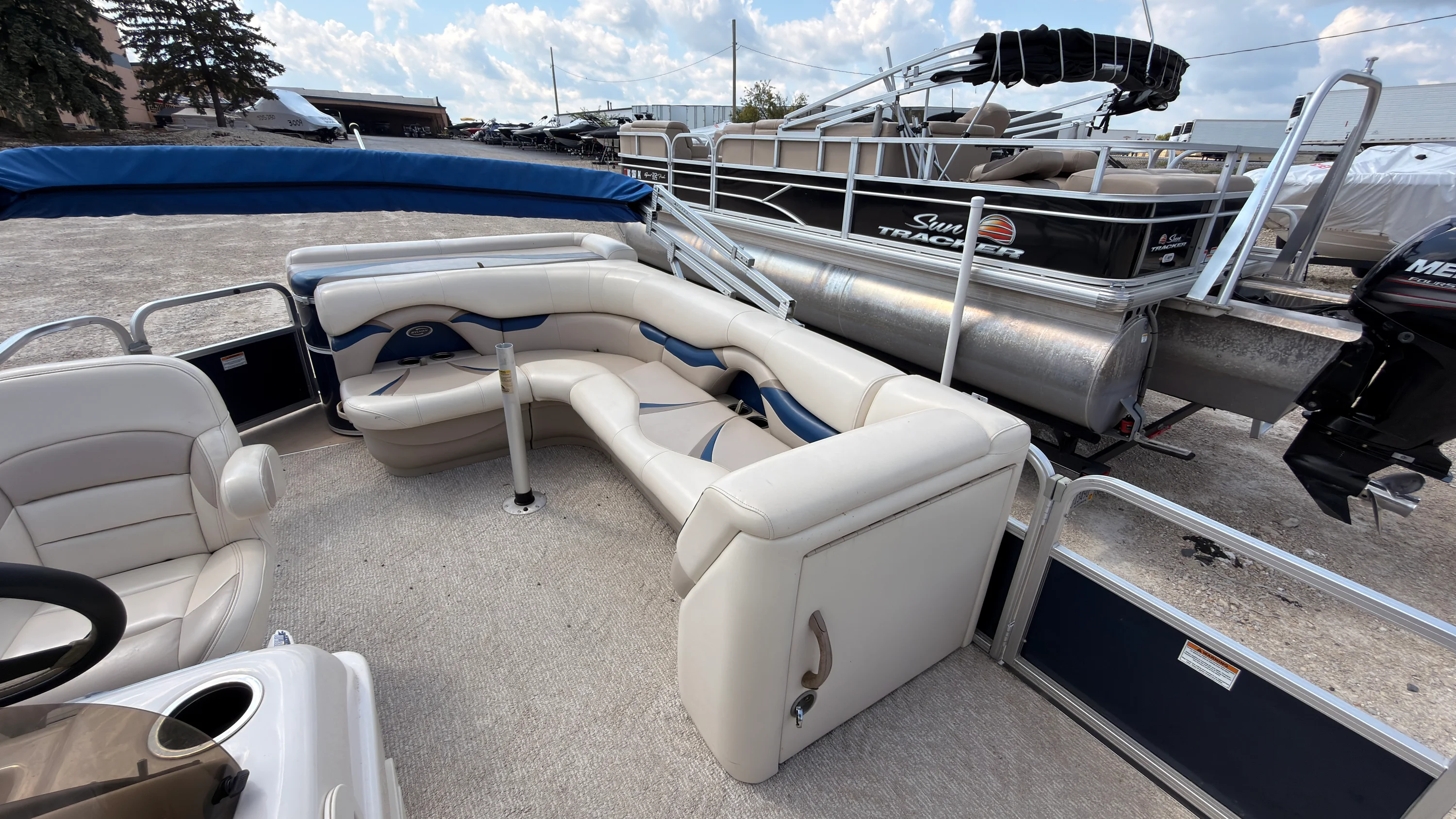 2011 Sylvan 820 MIRAGE Image Thumbnail #21