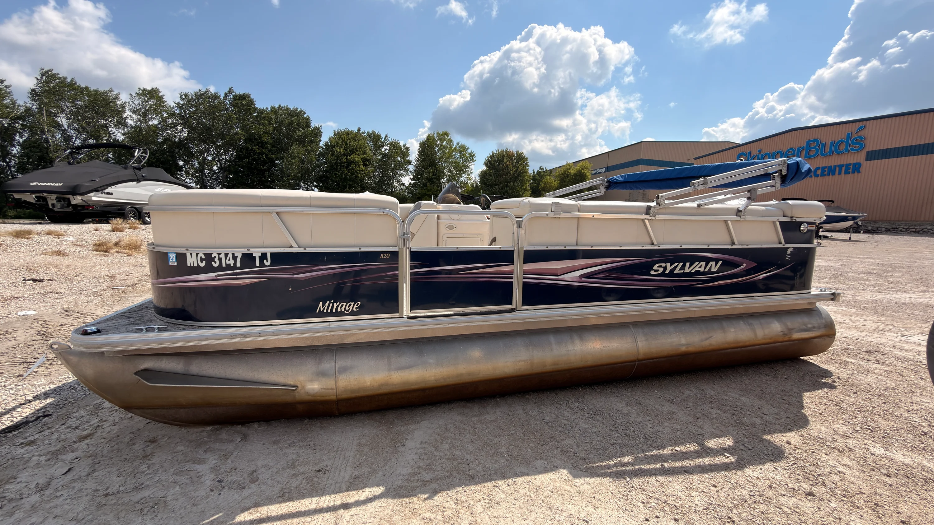 2011 Sylvan 820 MIRAGE Image Thumbnail #4