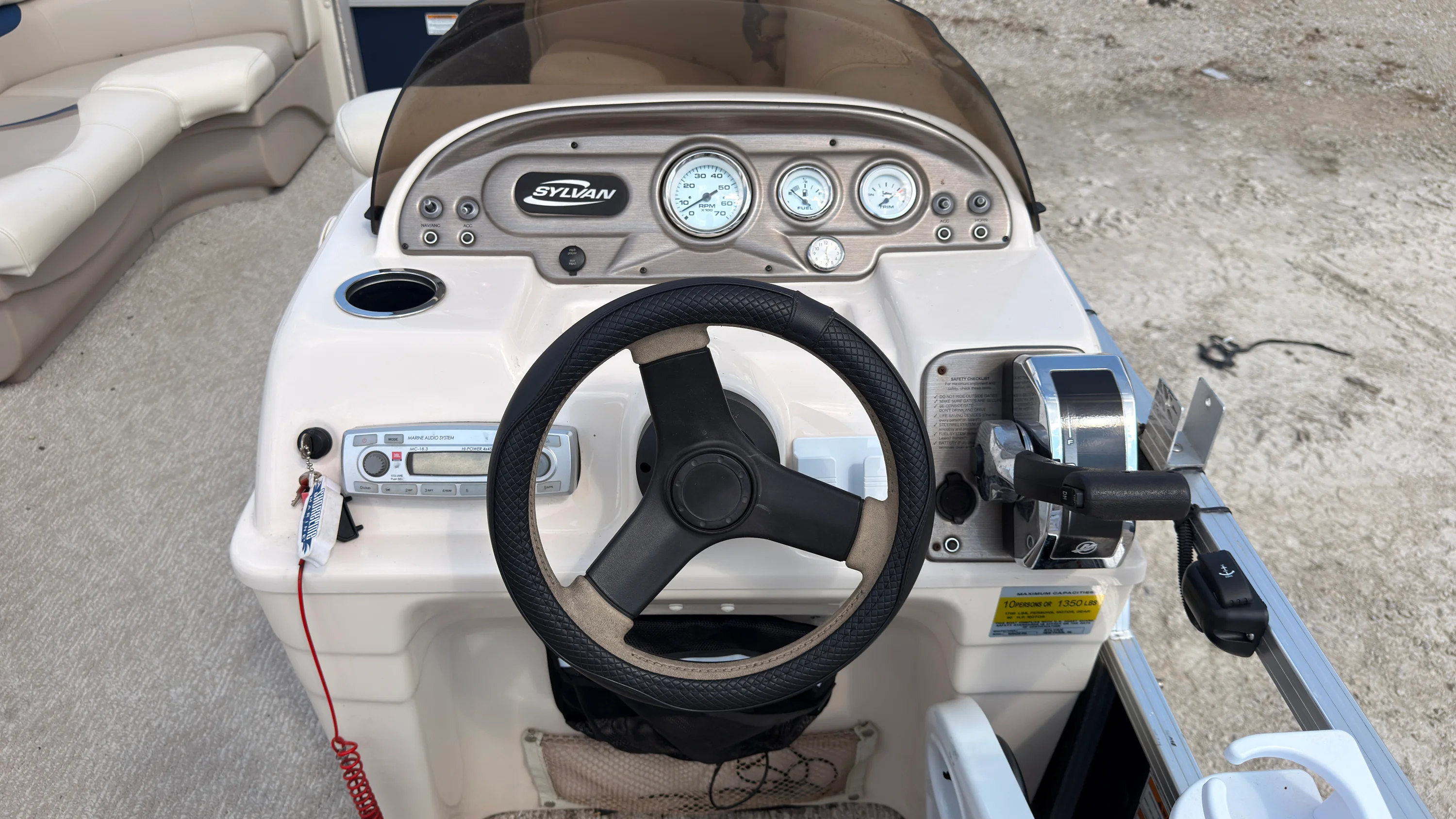 2011 Sylvan 820 MIRAGE Image Thumbnail #23