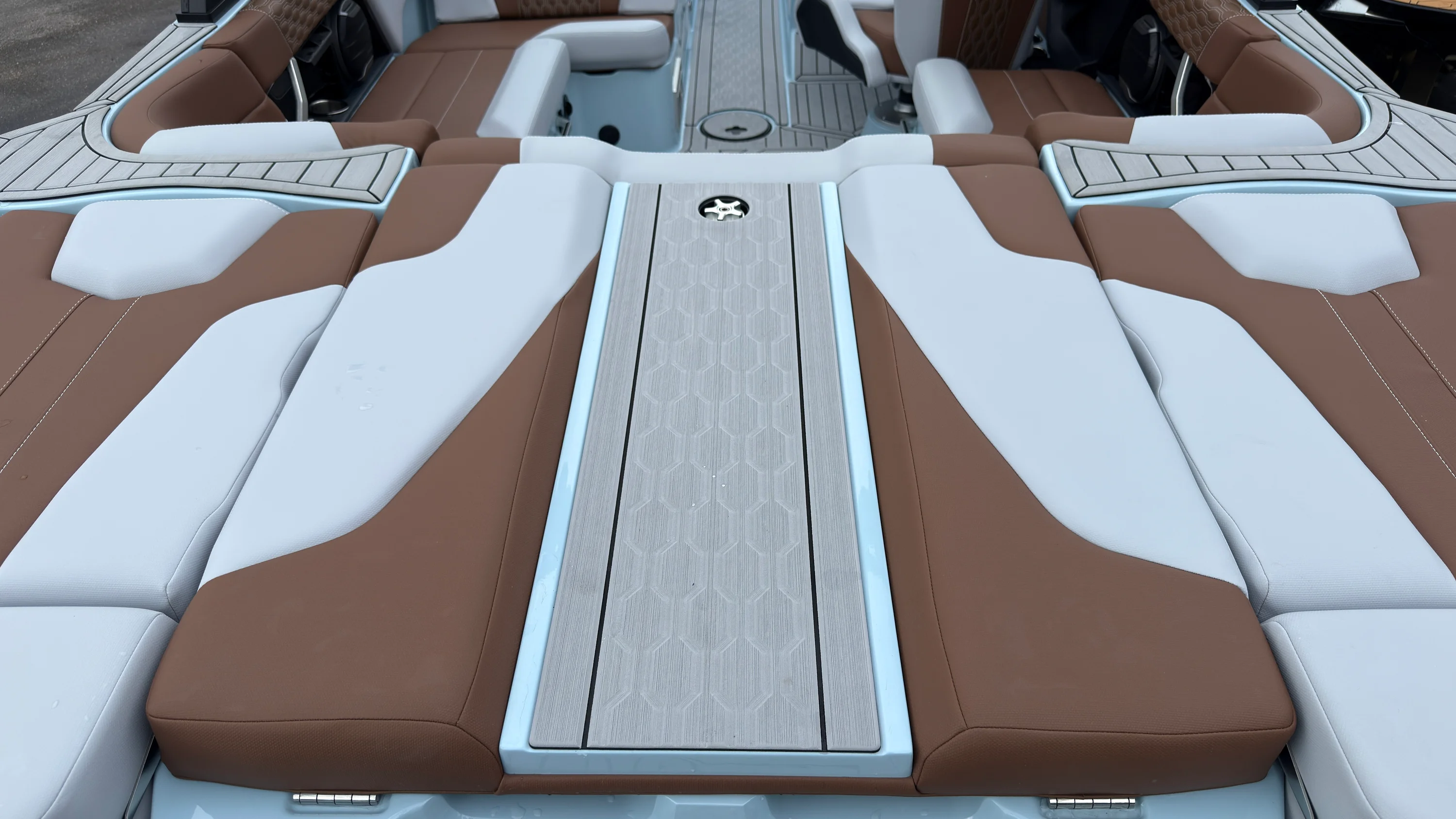 2027 Mastercraft XT20 Image Thumbnail #10