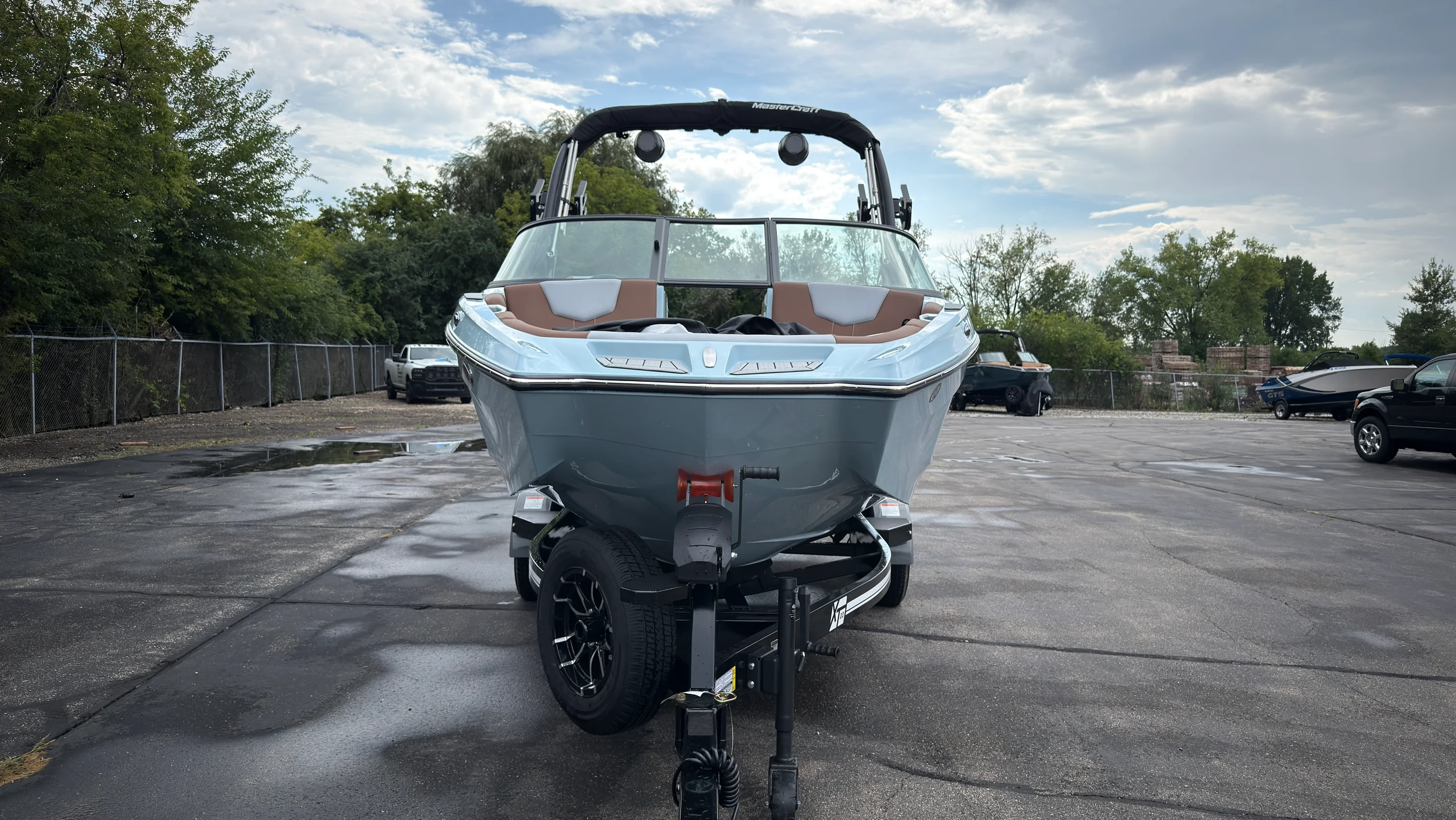 2027 Mastercraft XT20 Image Thumbnail #2
