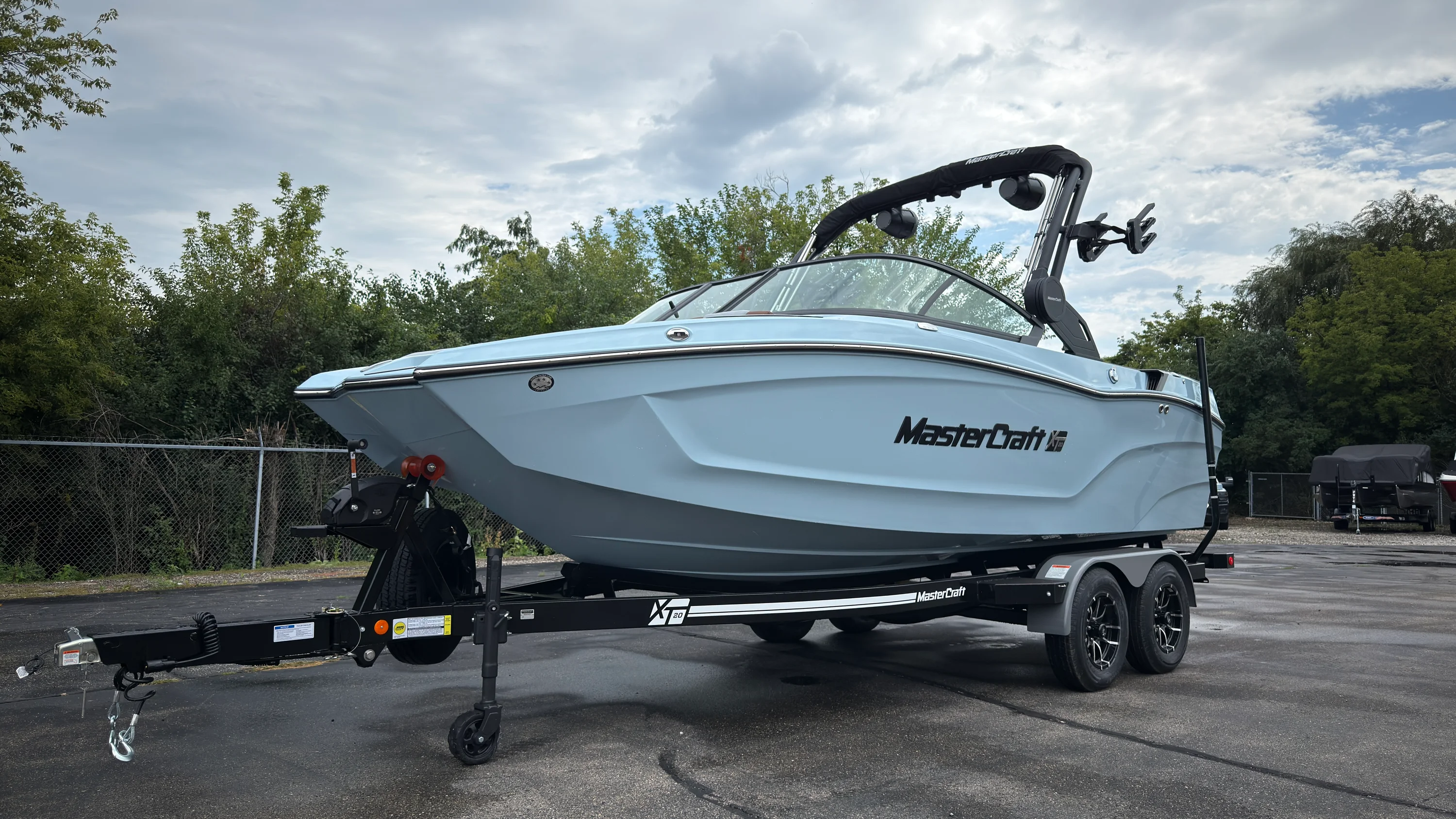 2027 Mastercraft XT20 Image Thumbnail #1