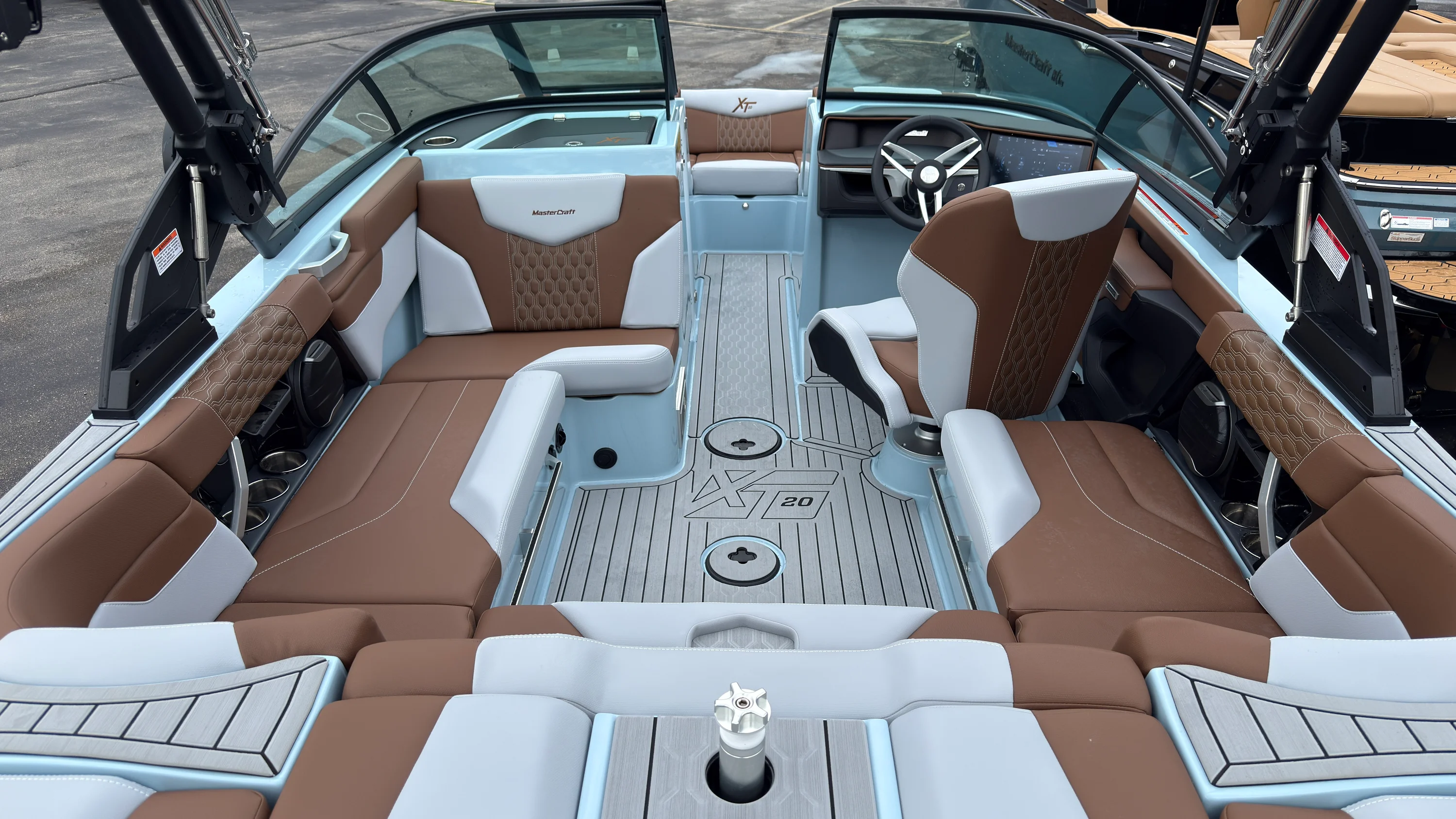 2027 Mastercraft XT20 Image Thumbnail #15