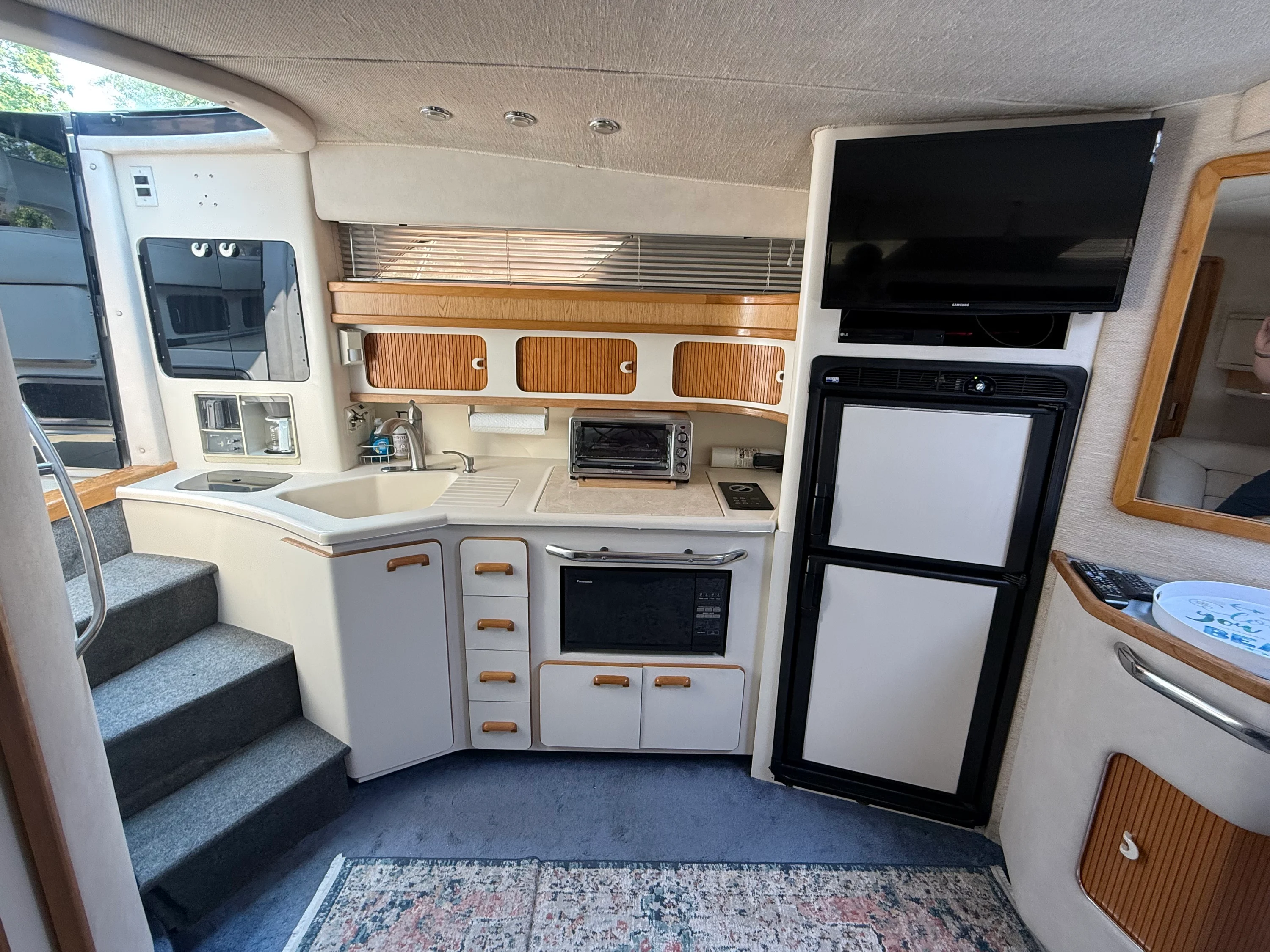 1993 Sea Ray 44 SUNDANCER Image Thumbnail #17