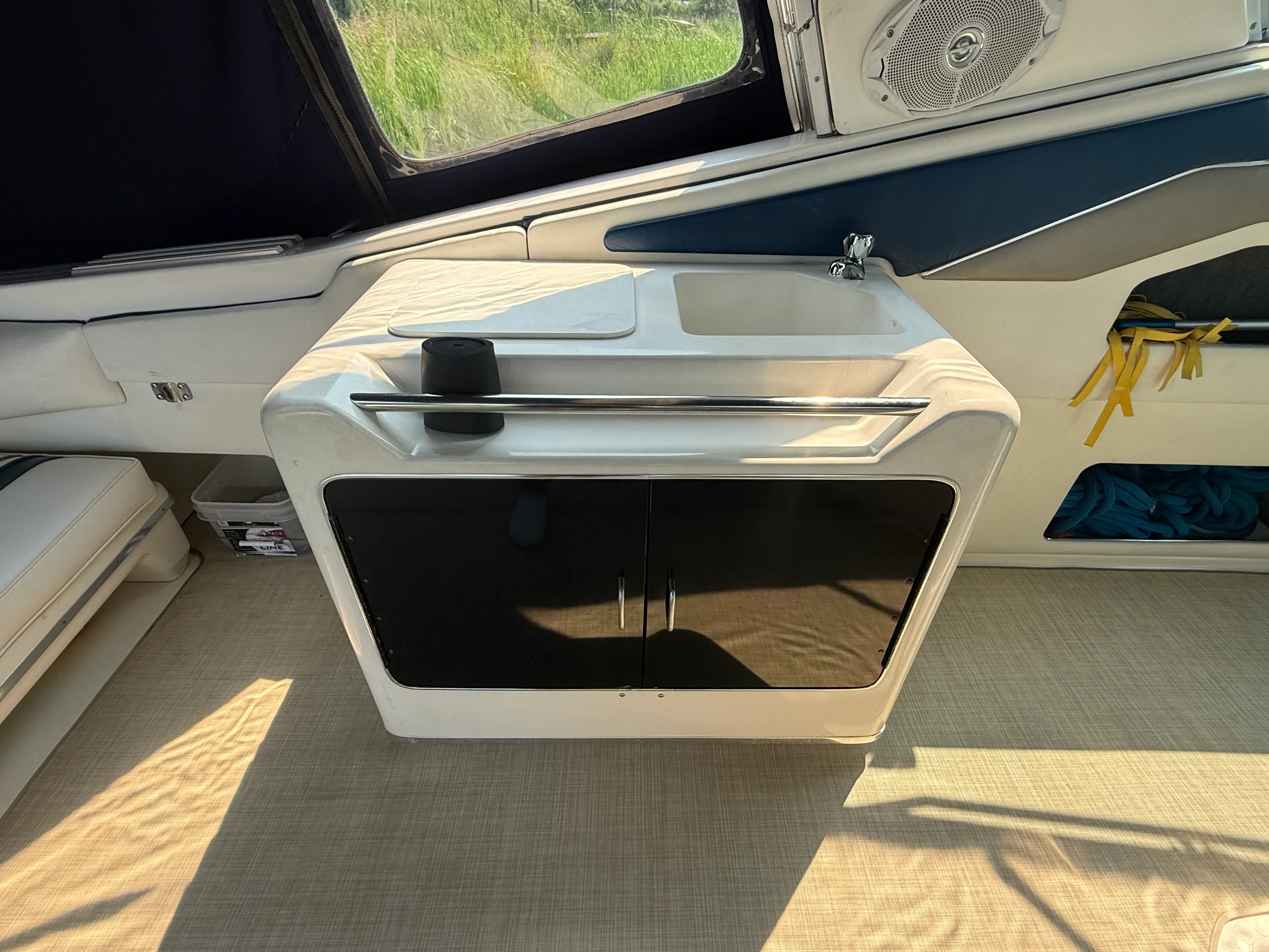 1993 Sea Ray 44 SUNDANCER Image Thumbnail #25