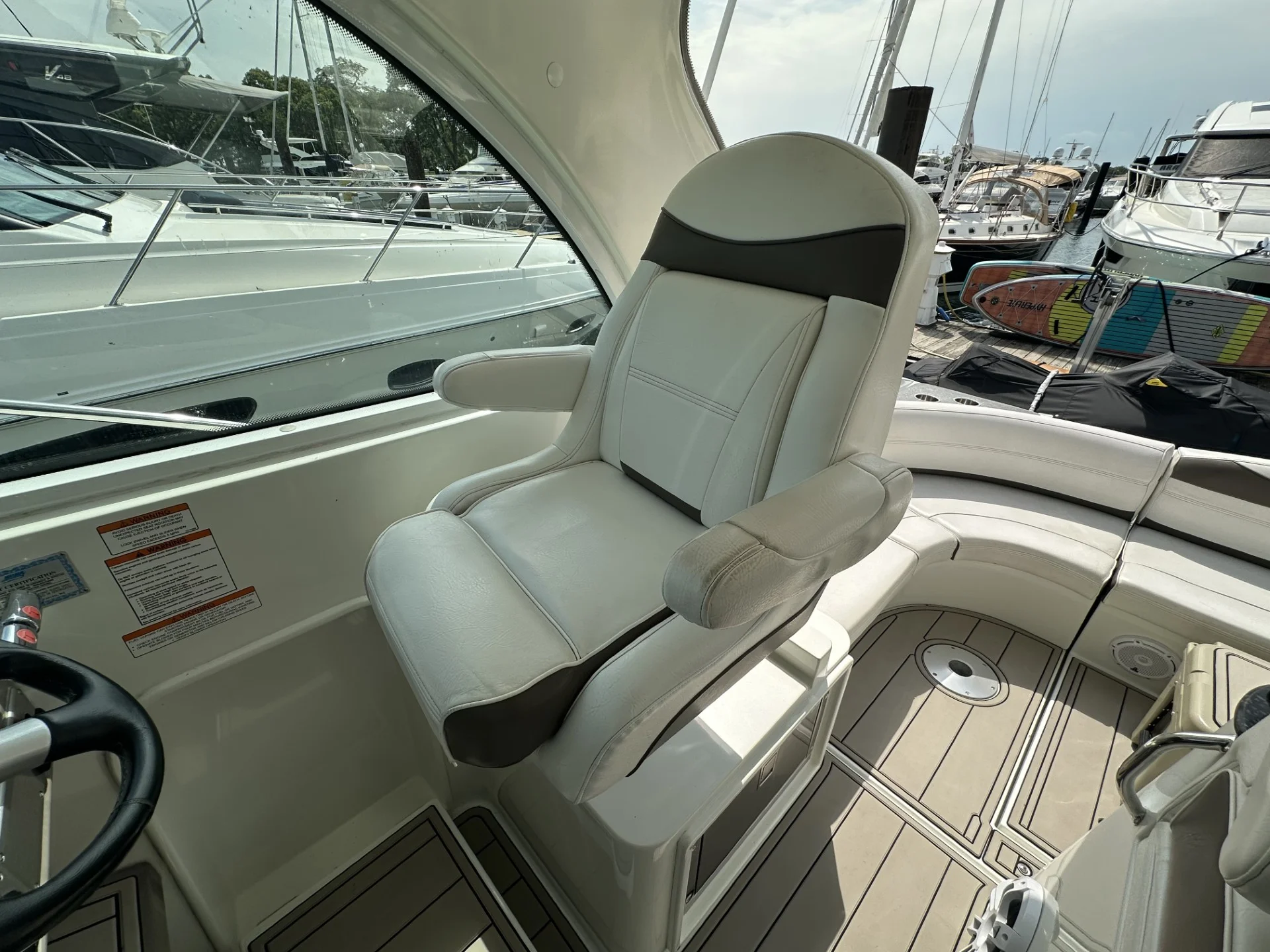 2008 Cruisers Yachts 390 SPORTS COUPE Image Thumbnail #24