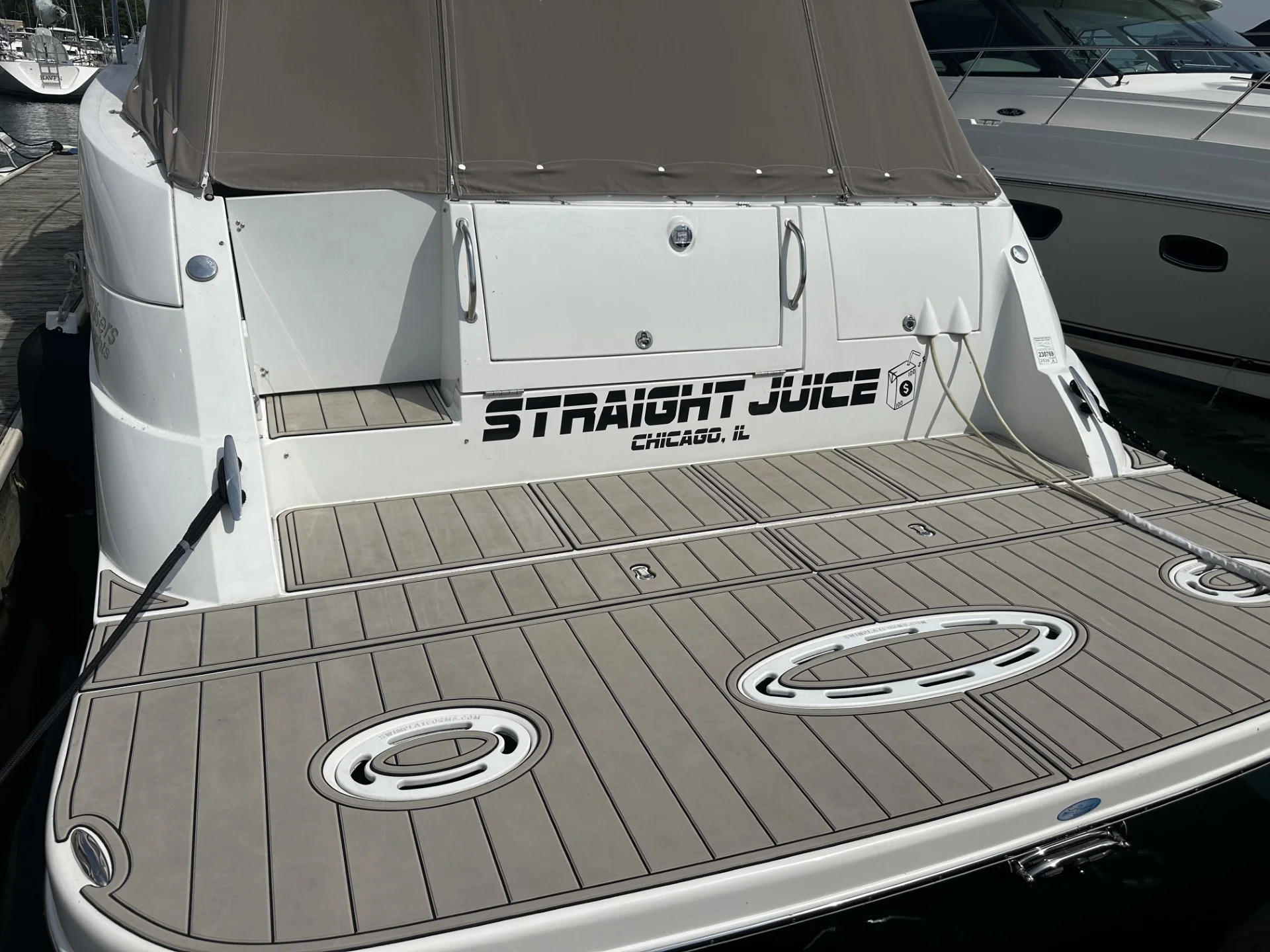 2008 Cruisers Yachts 390 SPORTS COUPE Image Thumbnail #2