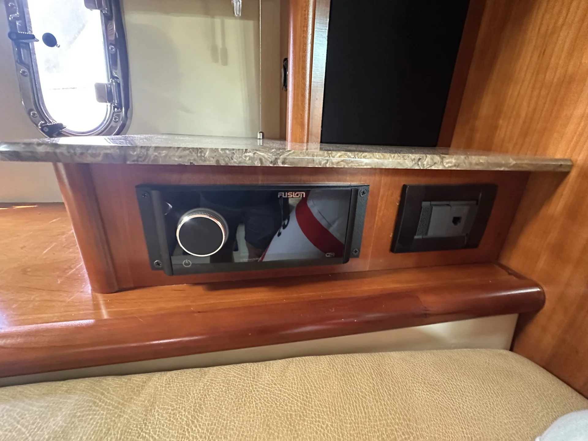 2008 Cruisers Yachts 390 SPORTS COUPE Image Thumbnail #55