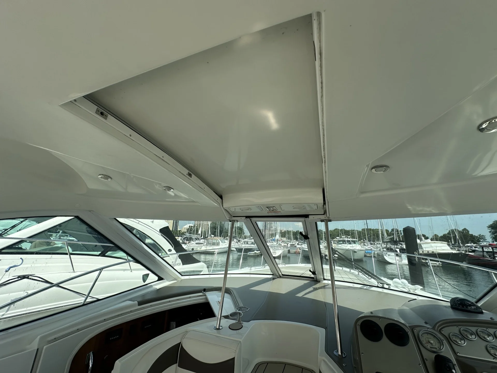 2008 Cruisers Yachts 390 SPORTS COUPE Image Thumbnail #21