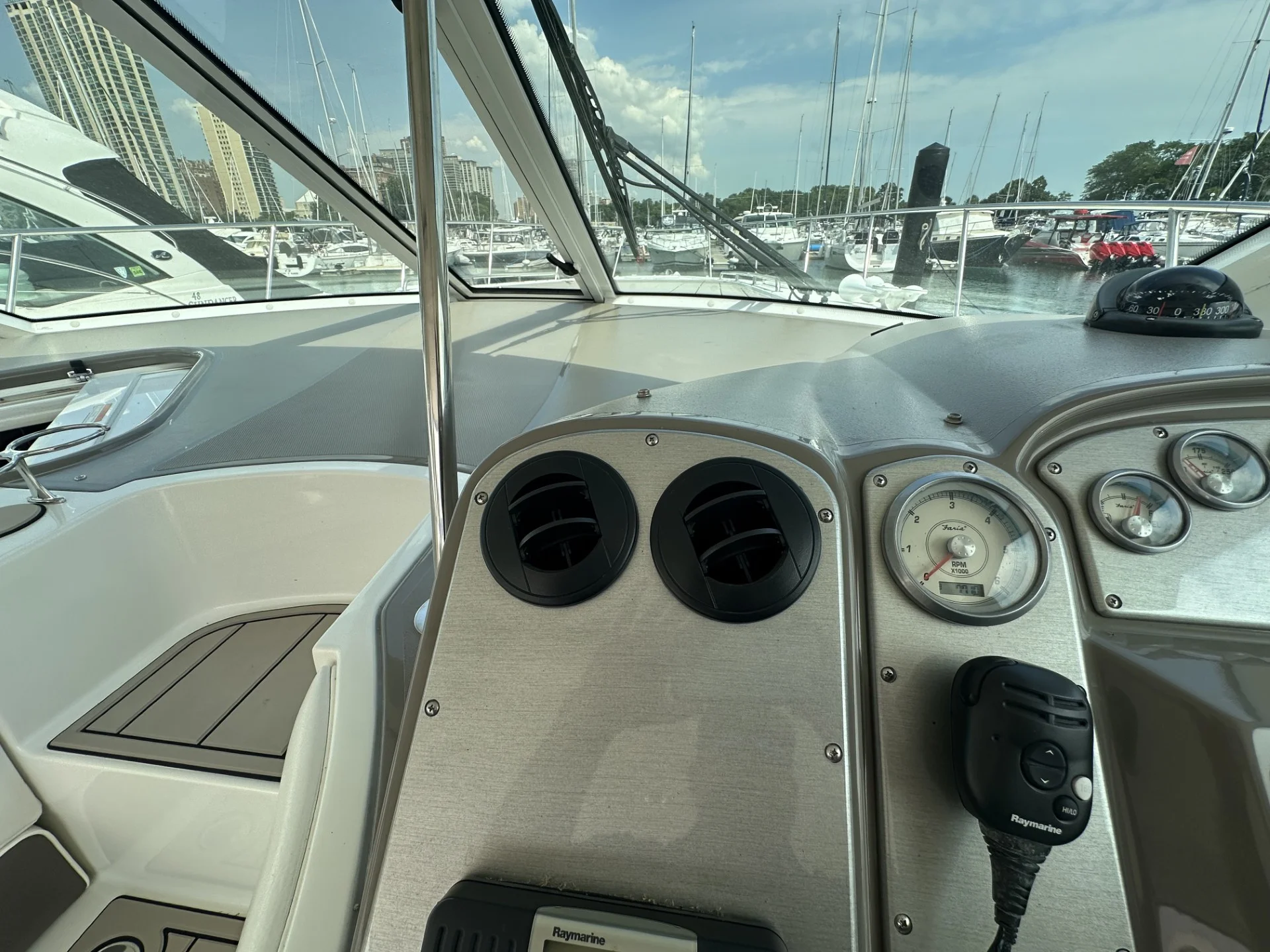 2008 Cruisers Yachts 390 SPORTS COUPE Image Thumbnail #28