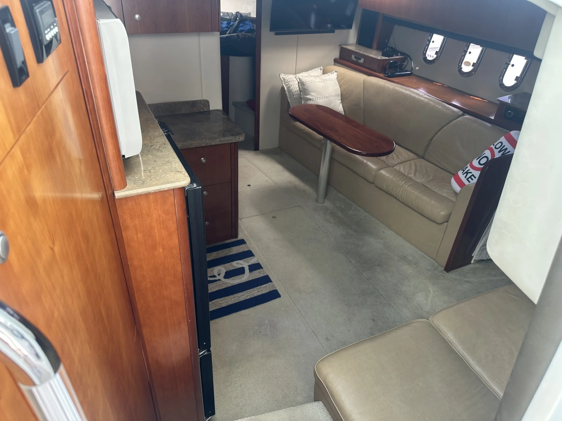 2008 Cruisers Yachts 390 SPORTS COUPE Image Thumbnail #44