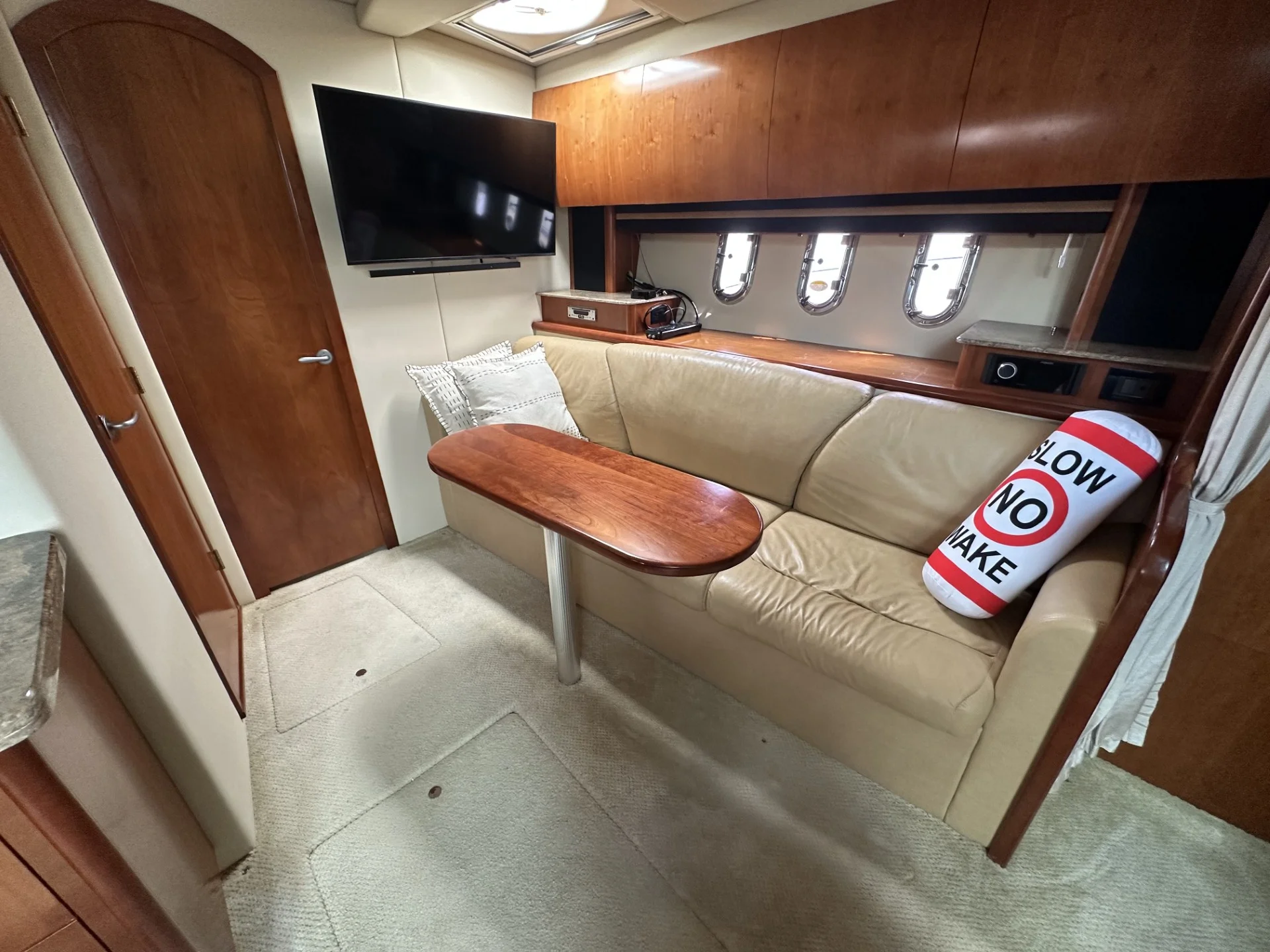 2008 Cruisers Yachts 390 SPORTS COUPE Image Thumbnail #47