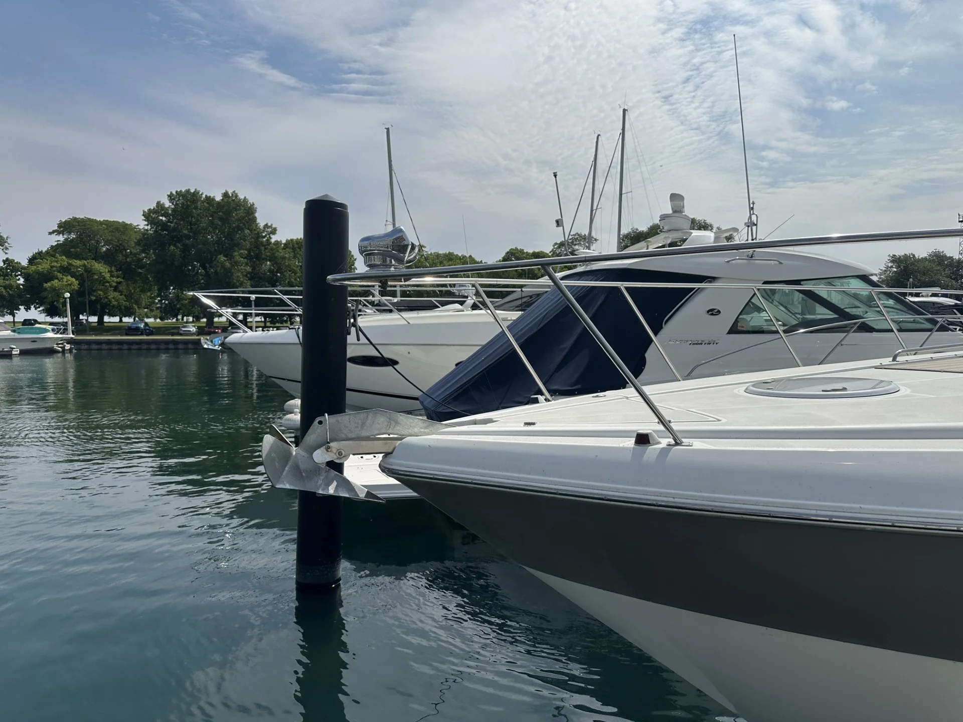 2008 Cruisers Yachts 390 SPORTS COUPE Image Thumbnail #4