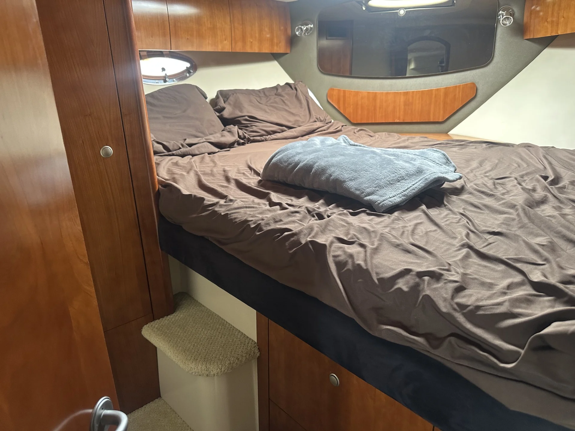 2008 Cruisers Yachts 390 SPORTS COUPE Image Thumbnail #62