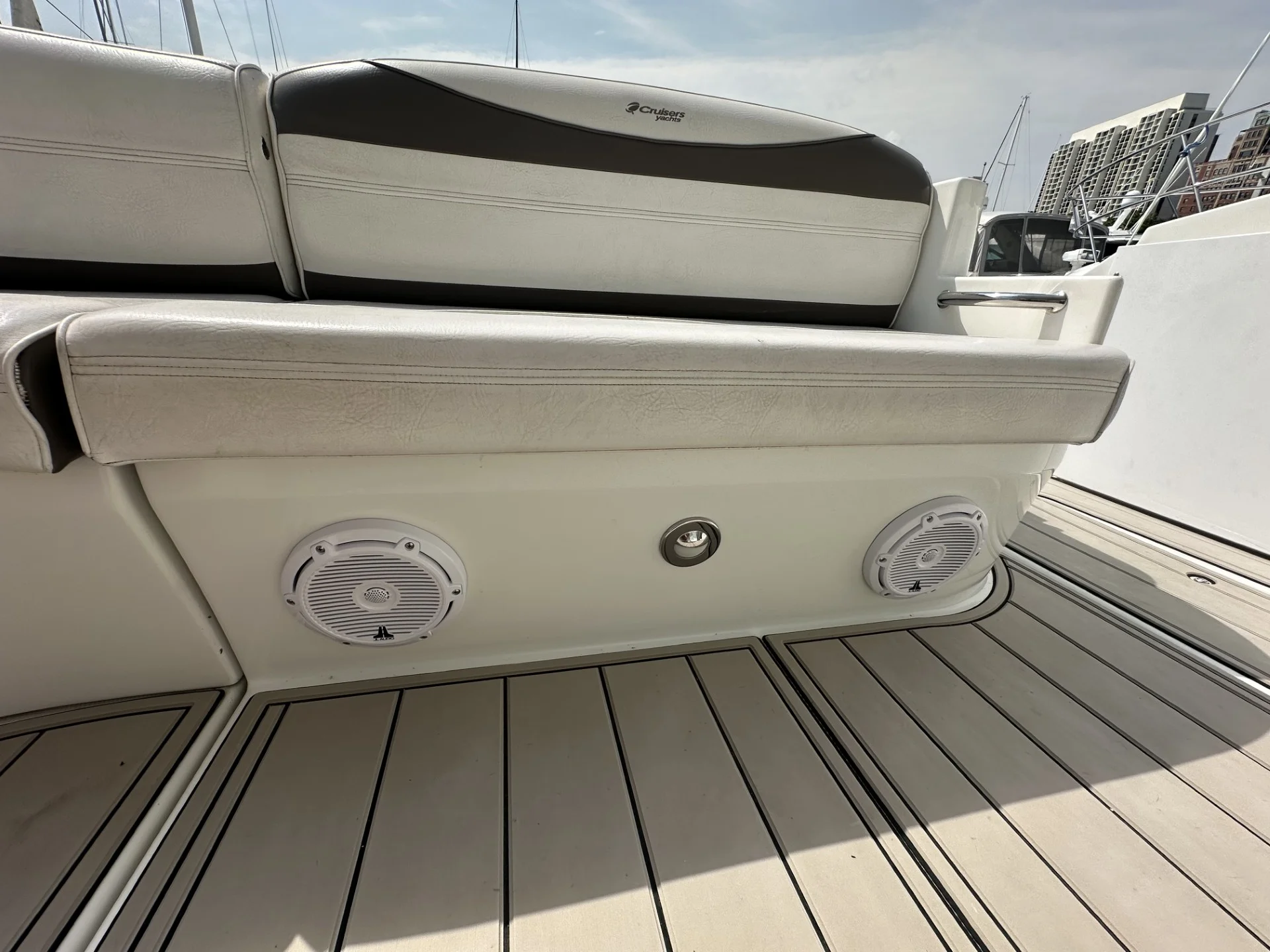 2008 Cruisers Yachts 390 SPORTS COUPE Image Thumbnail #43
