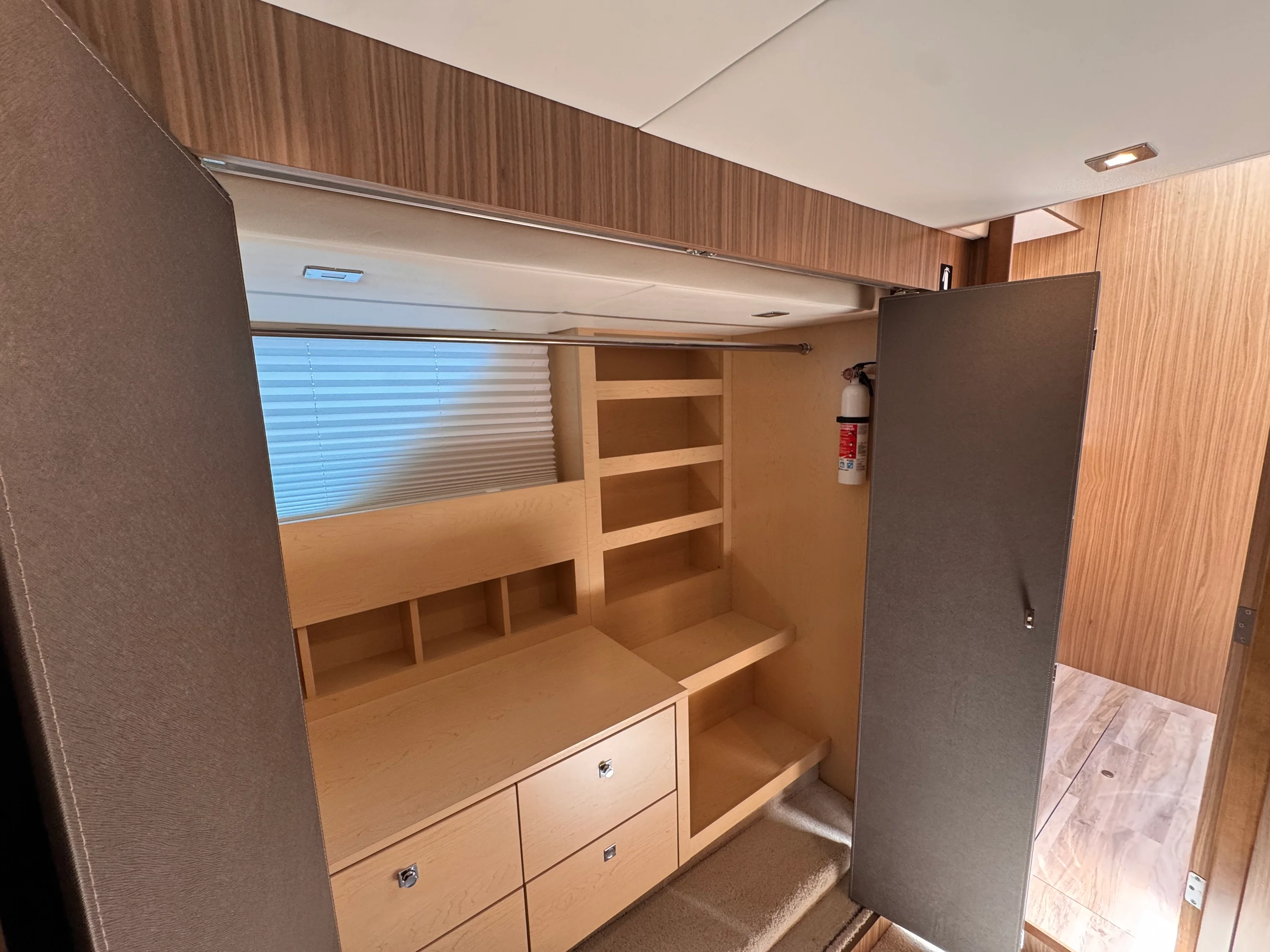 2025 Cruisers Yachts 60 CANTIUS Image Thumbnail #43