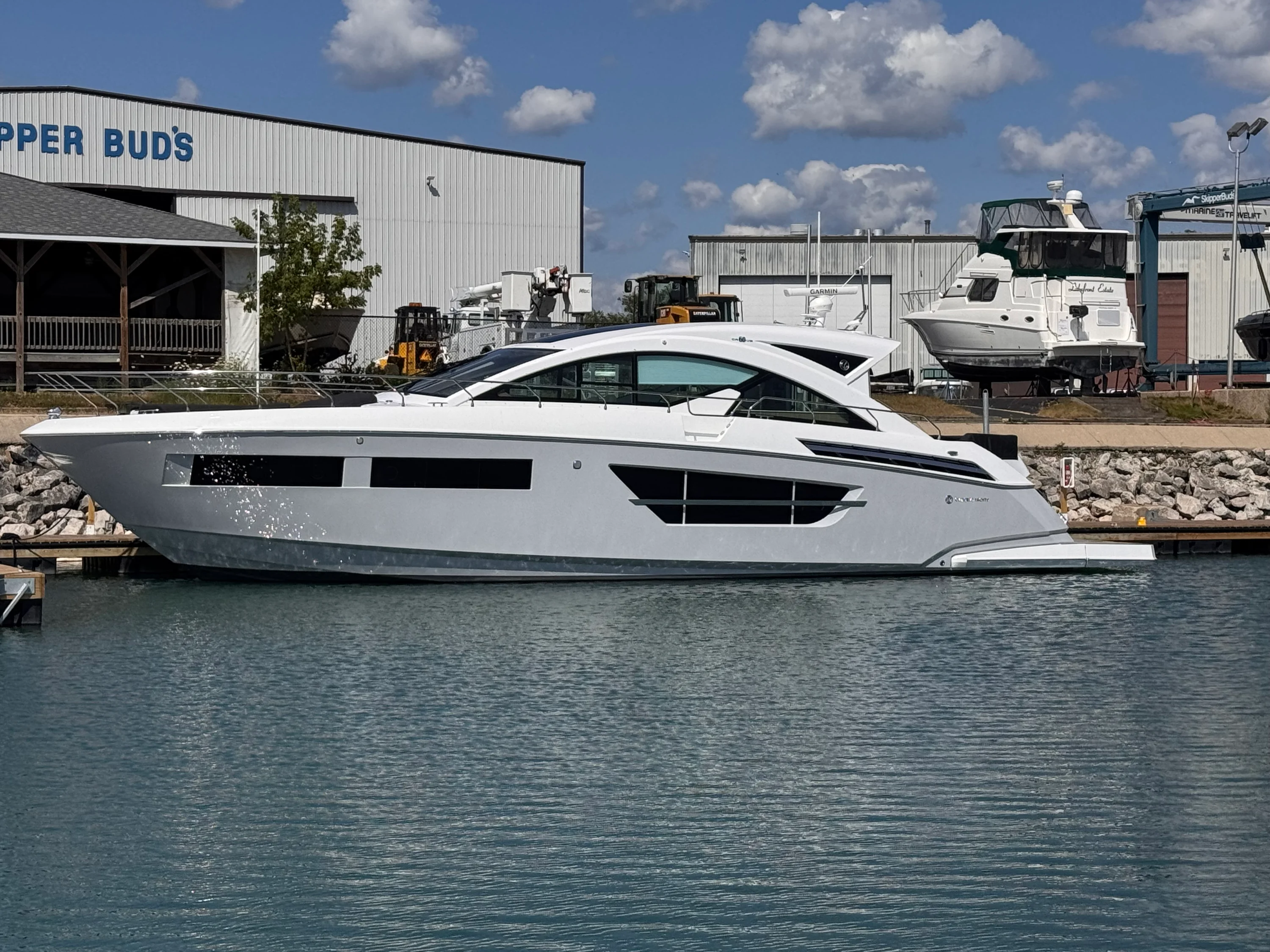 2025 Cruisers Yachts 60 CANTIUS Image Thumbnail #3