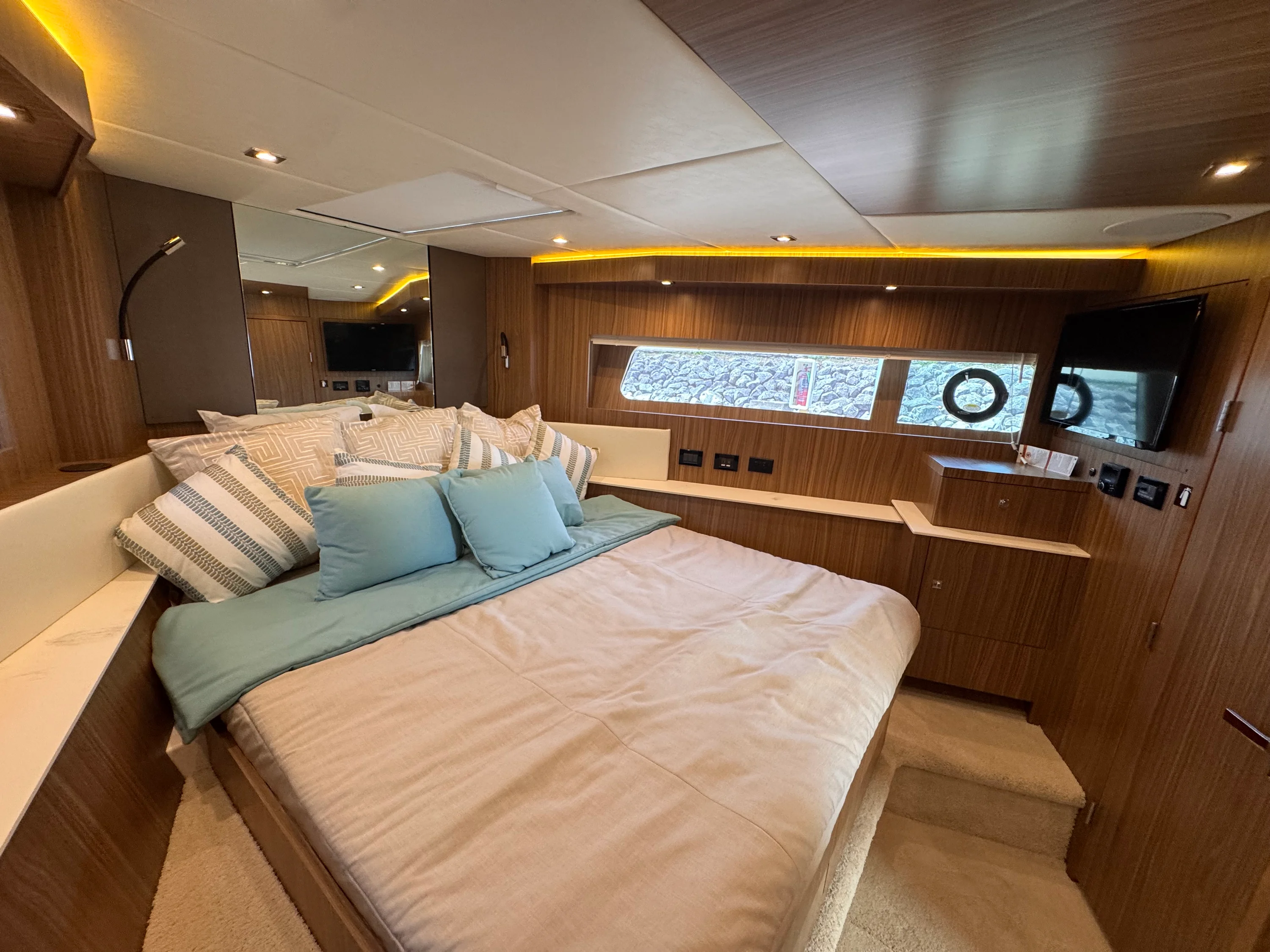 2025 Cruisers Yachts 60 CANTIUS Image Thumbnail #46