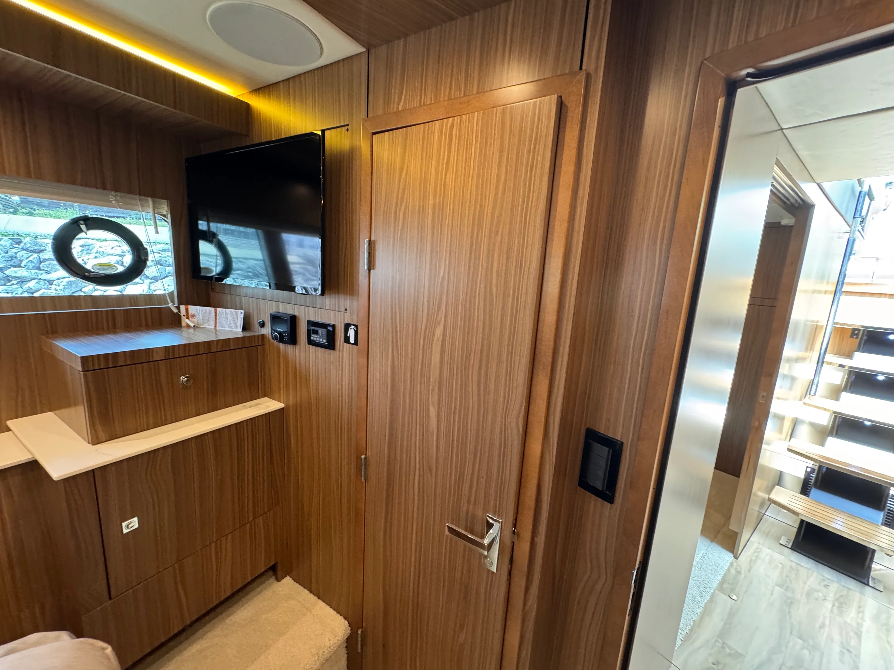 2025 Cruisers Yachts 60 CANTIUS Image Thumbnail #47