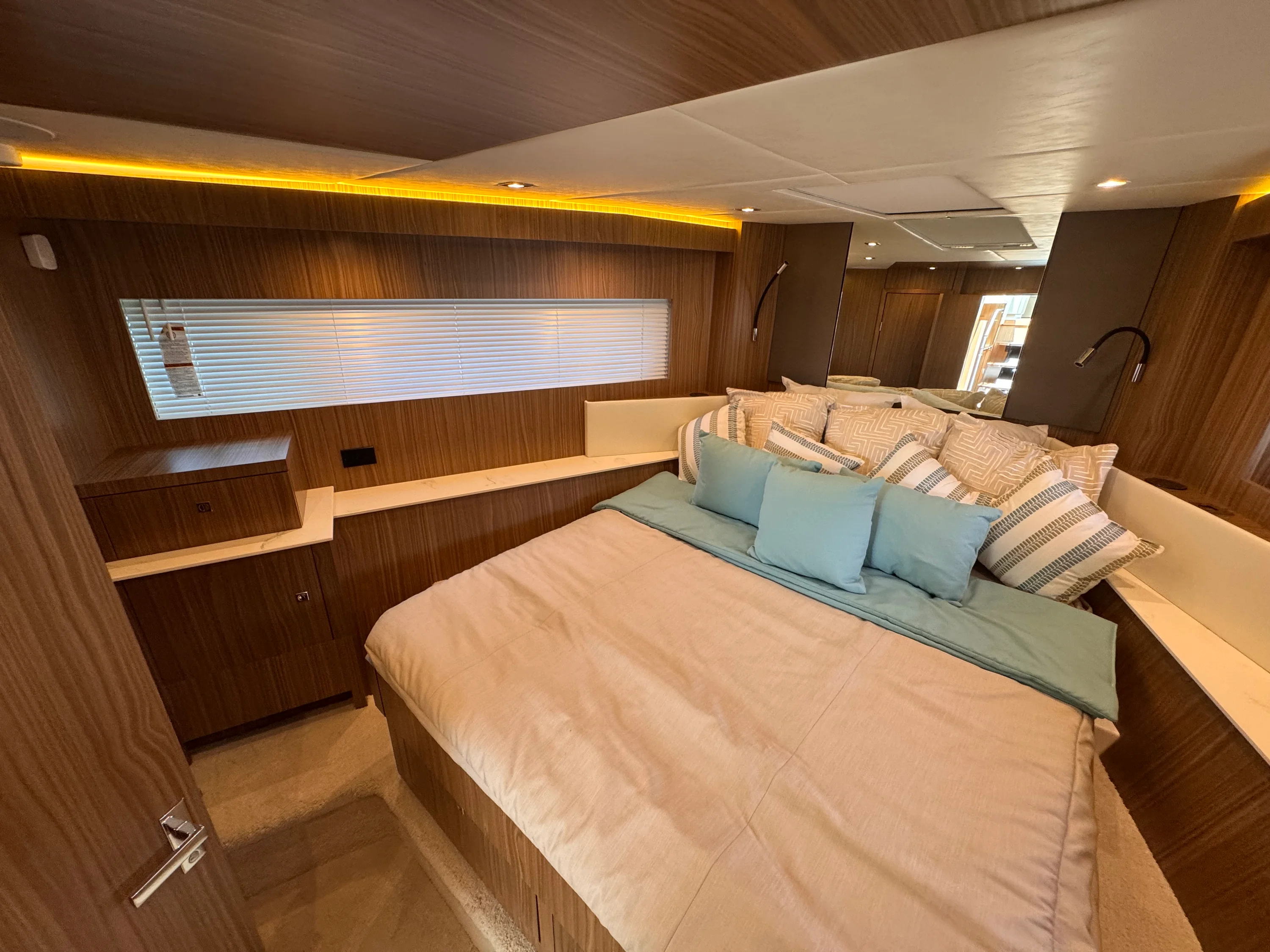 2025 Cruisers Yachts 60 CANTIUS Image Thumbnail #45