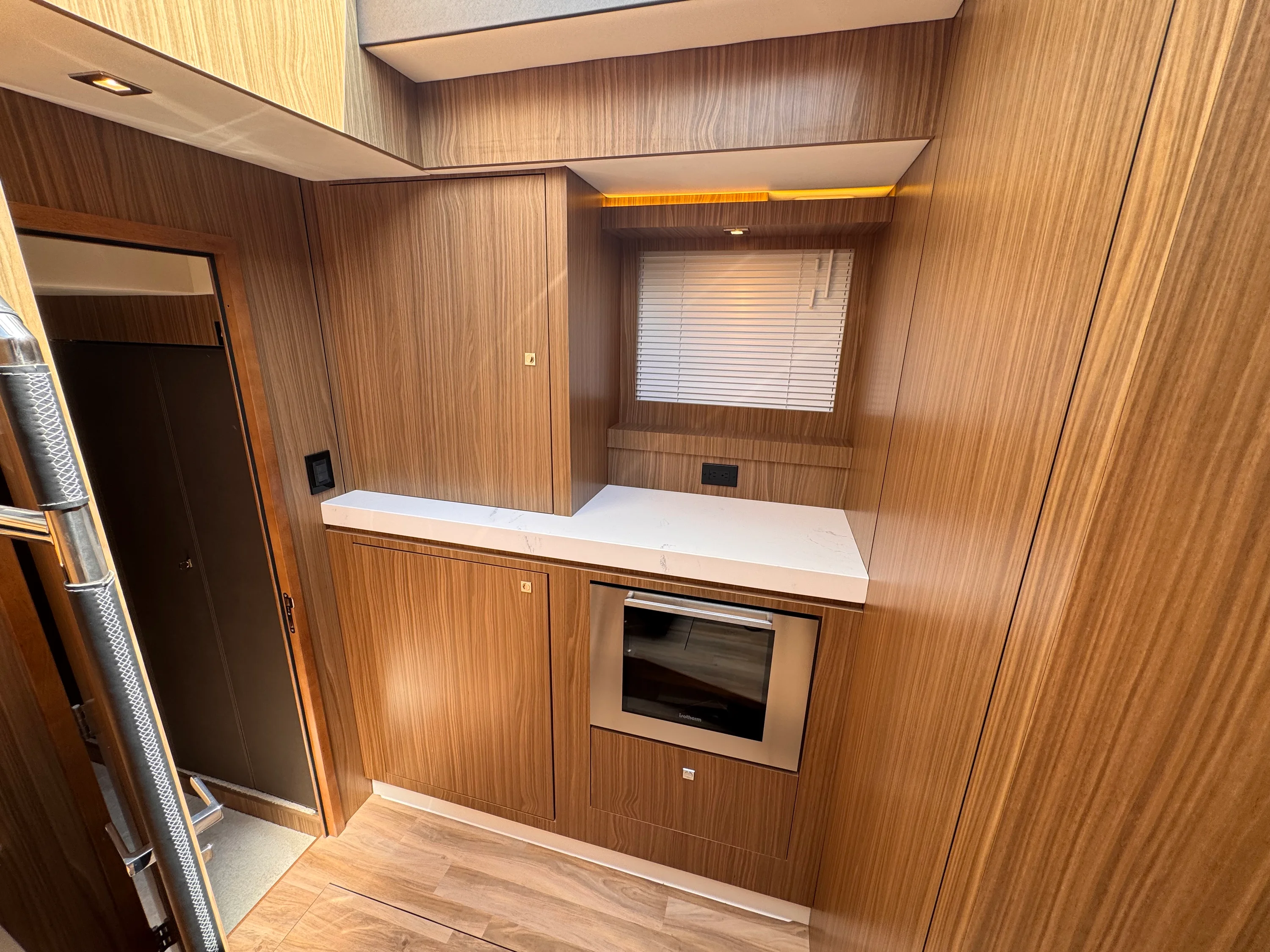 2025 Cruisers Yachts 60 CANTIUS Image Thumbnail #30