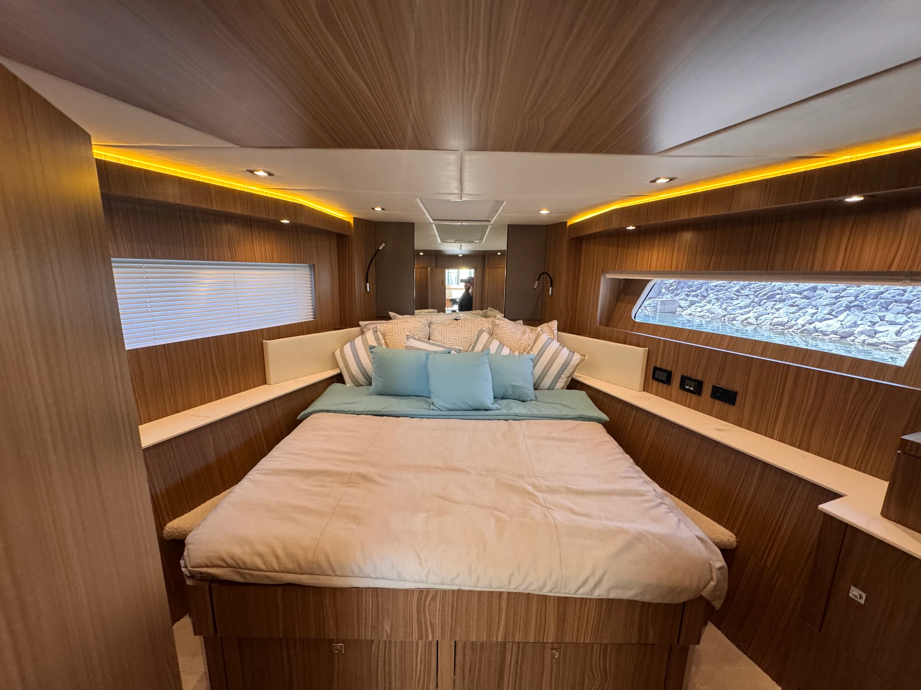 2025 Cruisers Yachts 60 CANTIUS Image Thumbnail #44