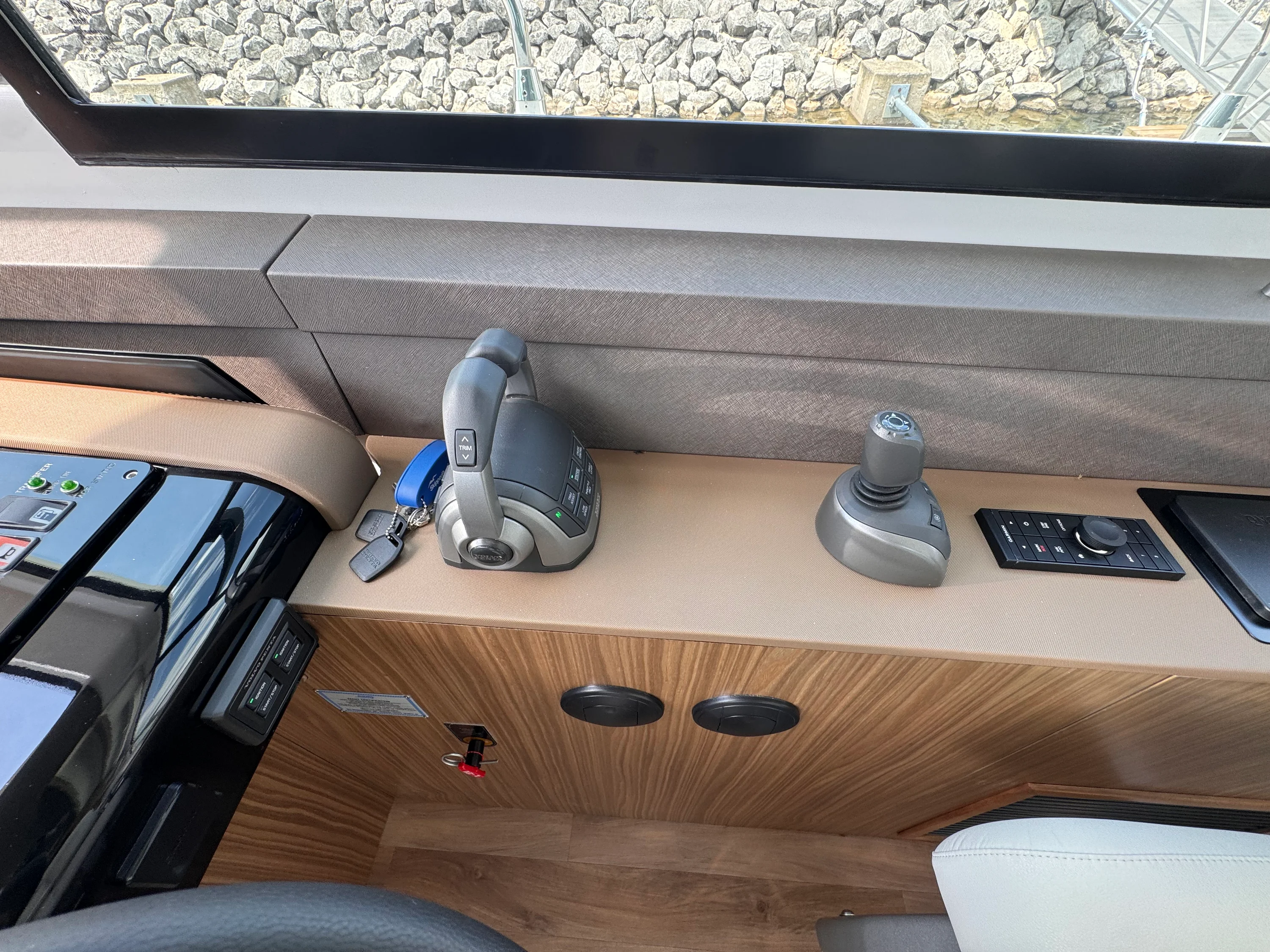 2025 Cruisers Yachts 60 CANTIUS Image Thumbnail #26