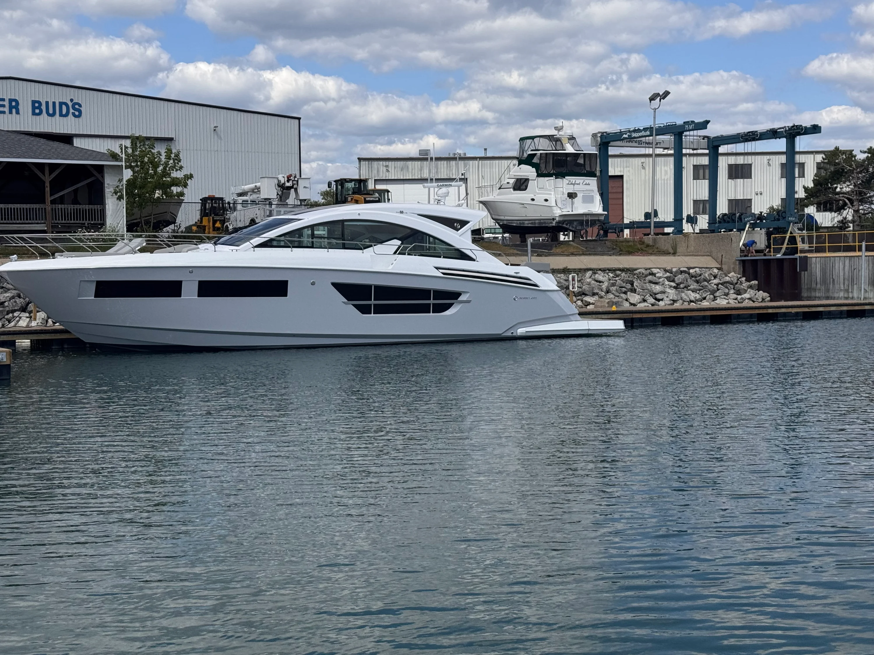 2025 Cruisers Yachts 60 CANTIUS Image Thumbnail #2