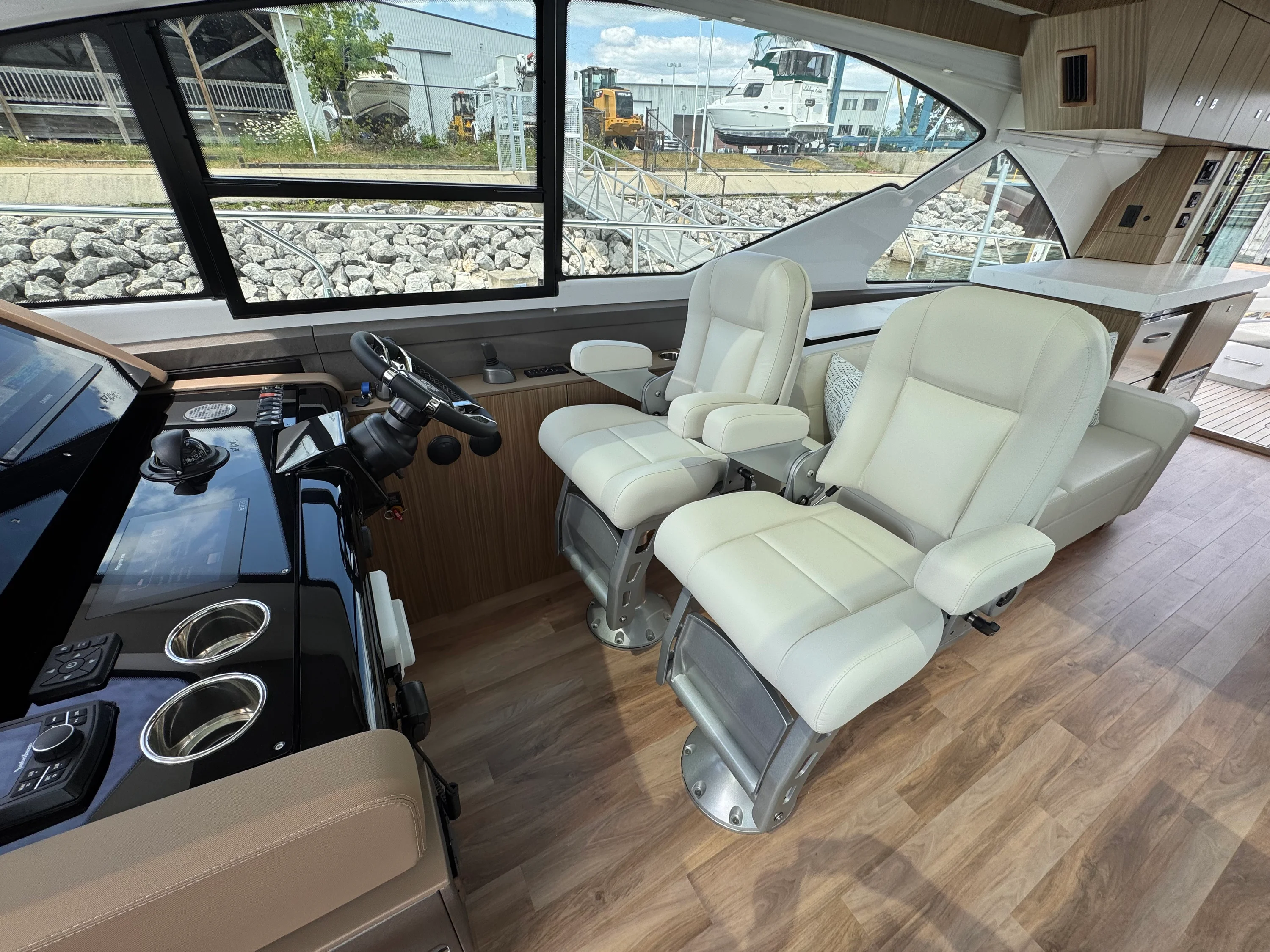2025 Cruisers Yachts 60 CANTIUS Image Thumbnail #22