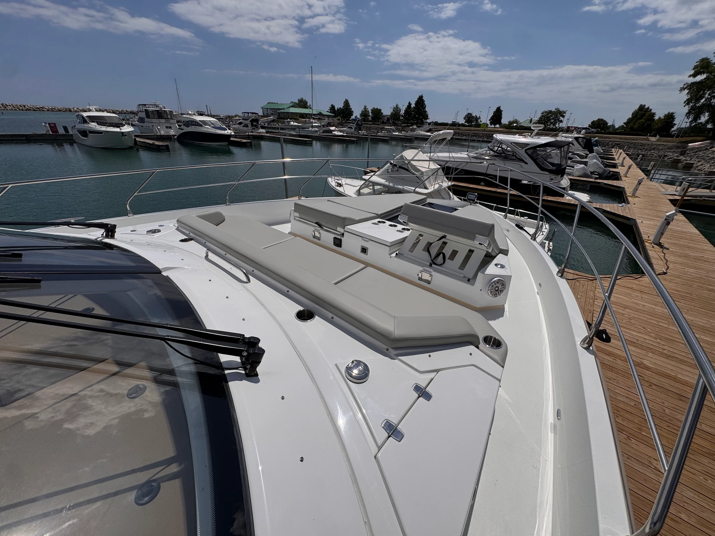 2025 Cruisers Yachts 60 CANTIUS Image Thumbnail #53