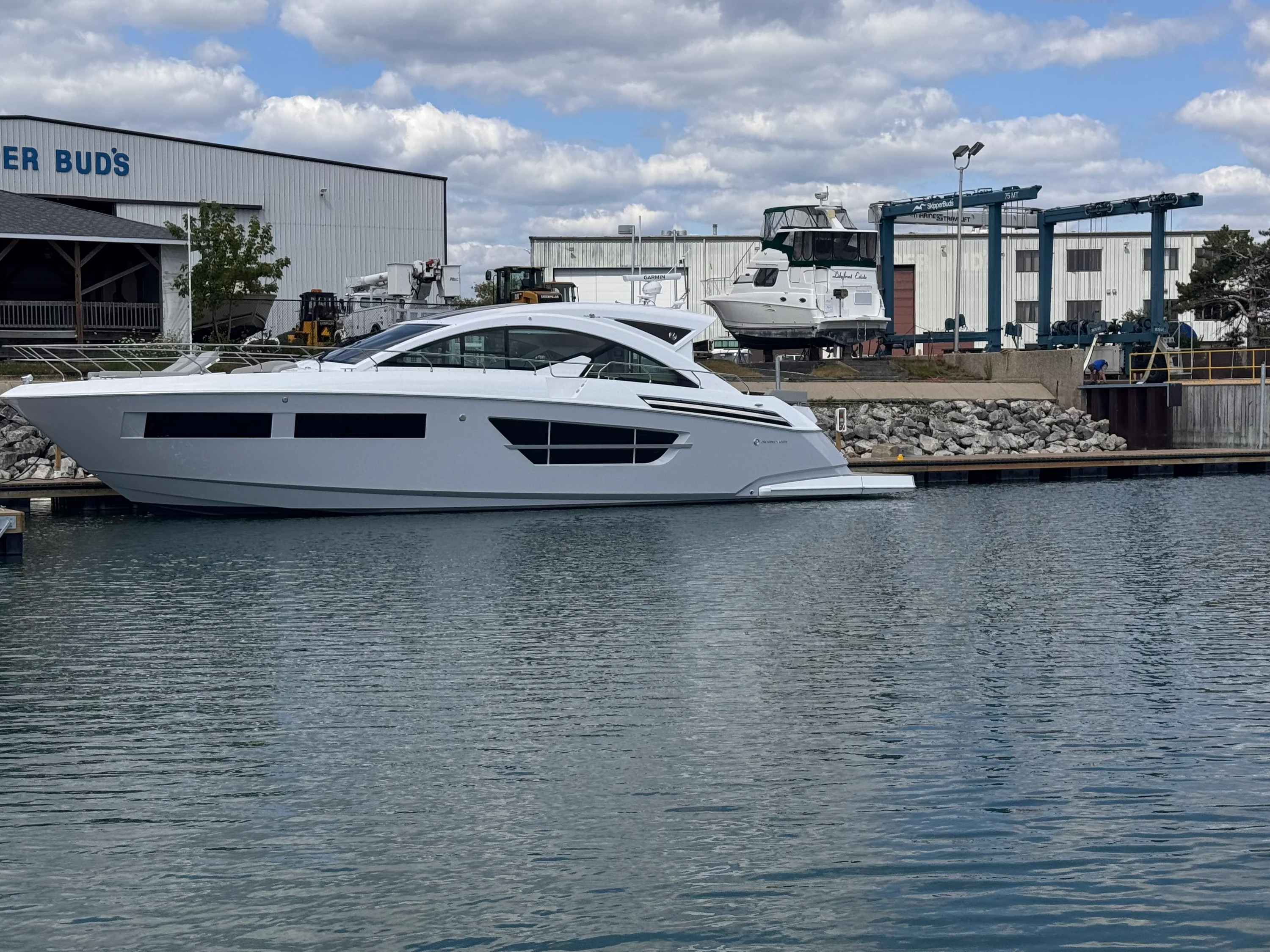 2025 Cruisers Yachts 60 CANTIUS Image Thumbnail #1
