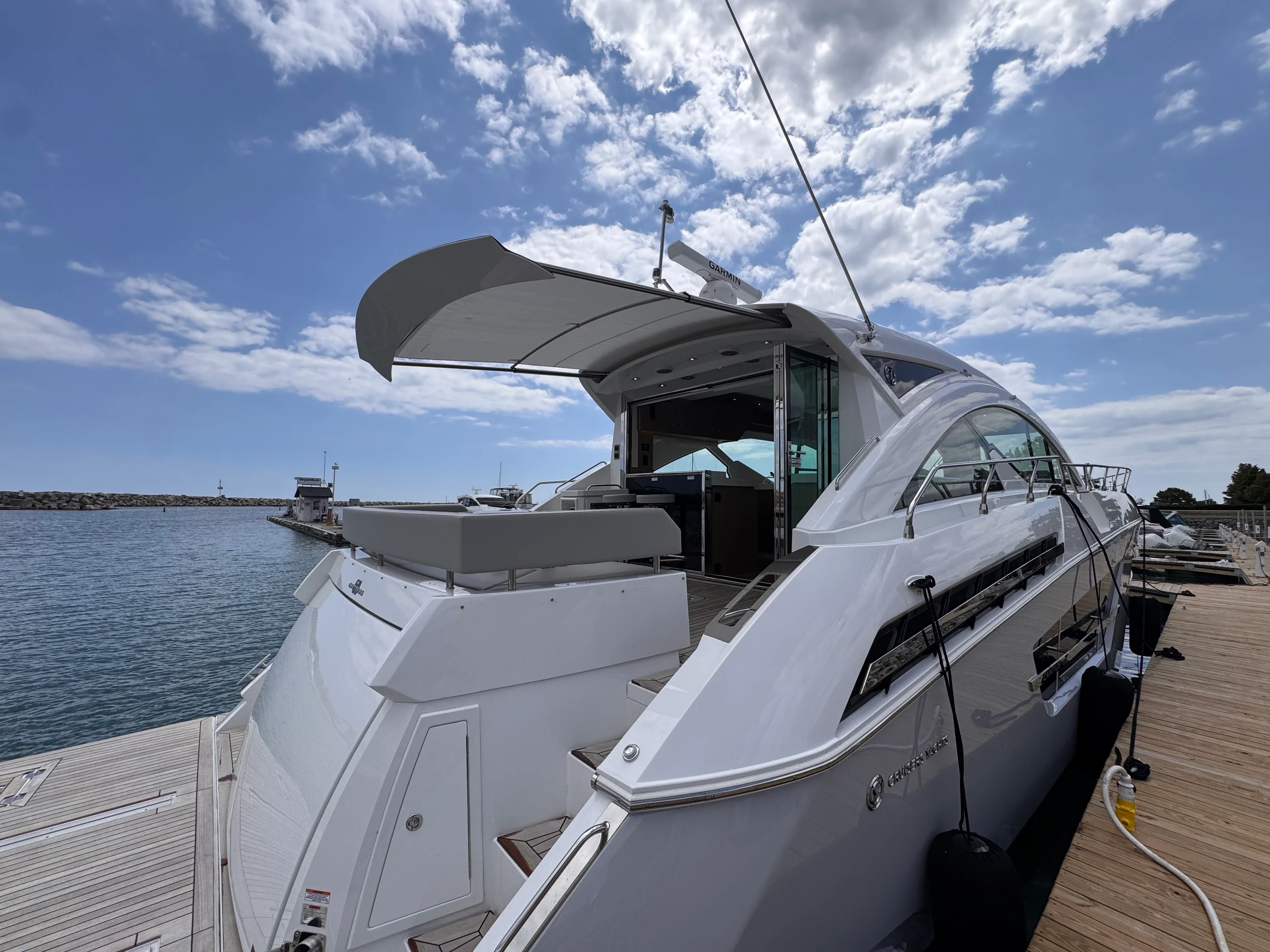 2025 Cruisers Yachts 60 CANTIUS Image Thumbnail #11