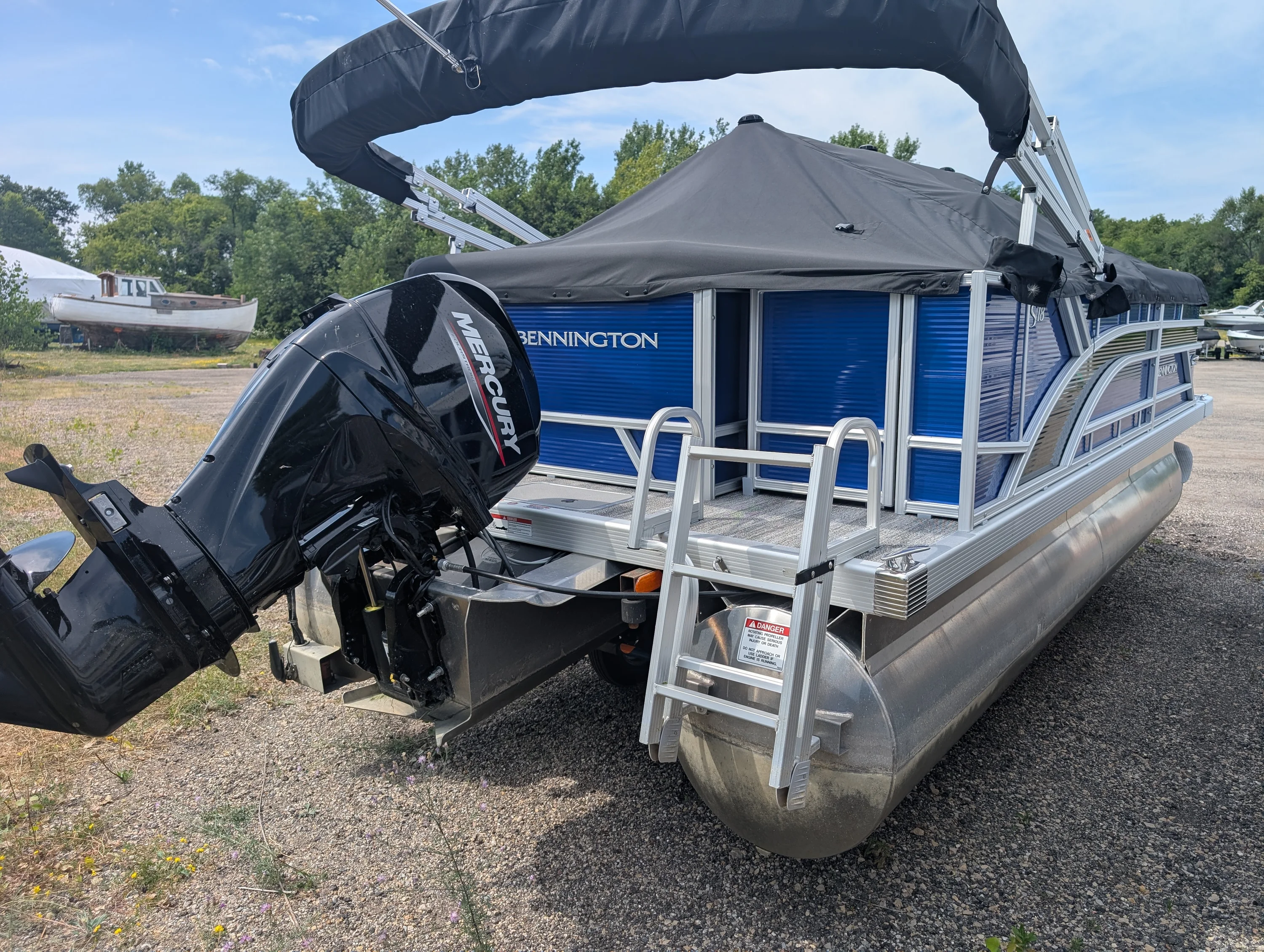 2025 Bennington S18 Image Thumbnail #14