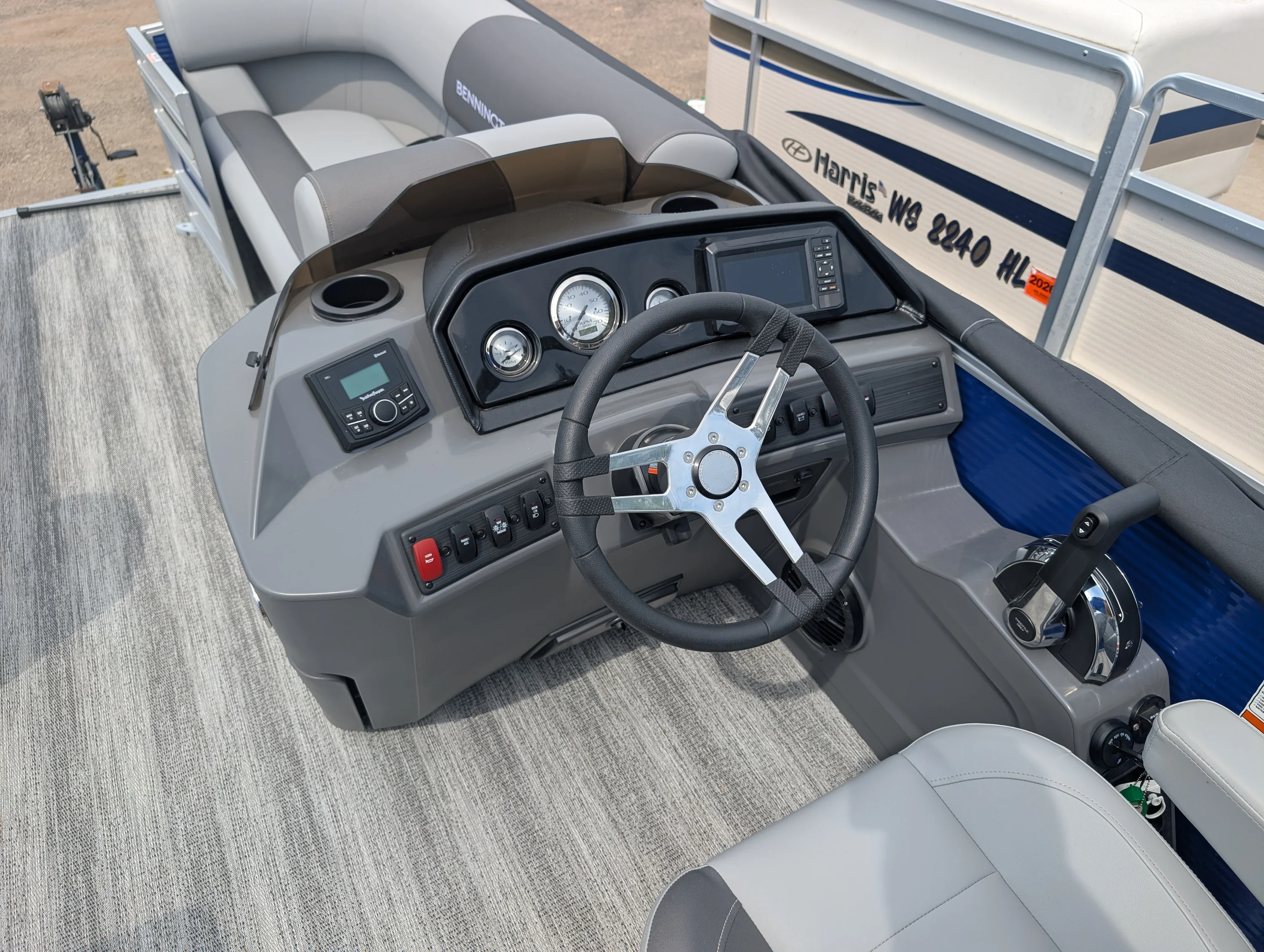 2025 Bennington S18 Image Thumbnail #6