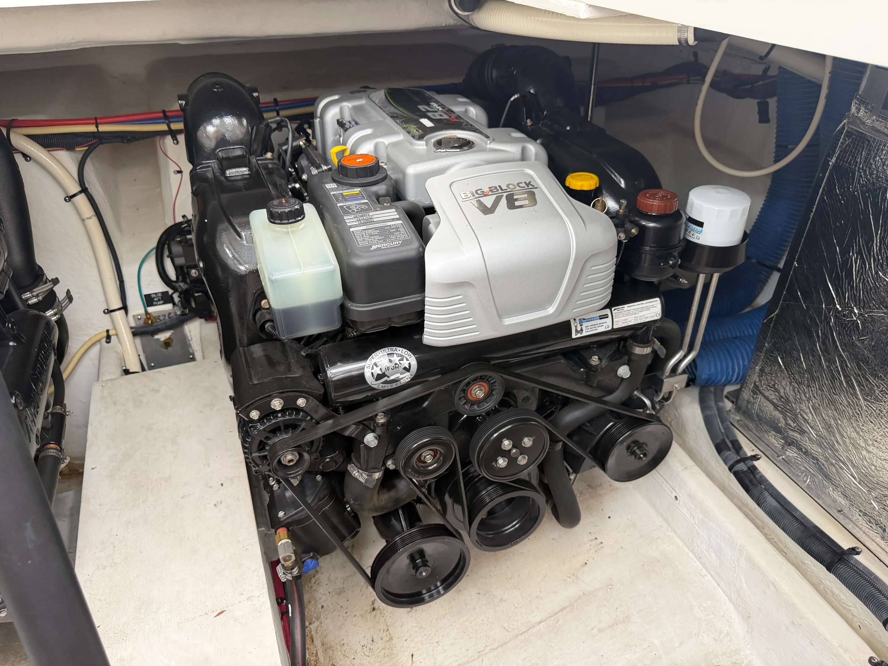 2014 Cruisers Yachts 380 EXPRESS Image Thumbnail #56