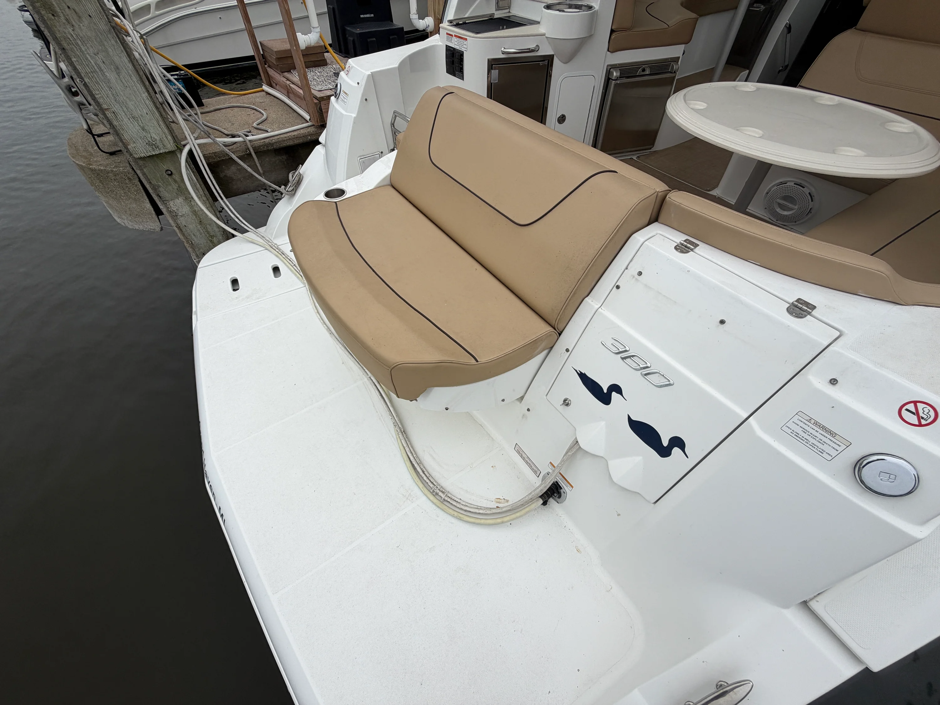 2014 Cruisers Yachts 380 EXPRESS Image Thumbnail #25