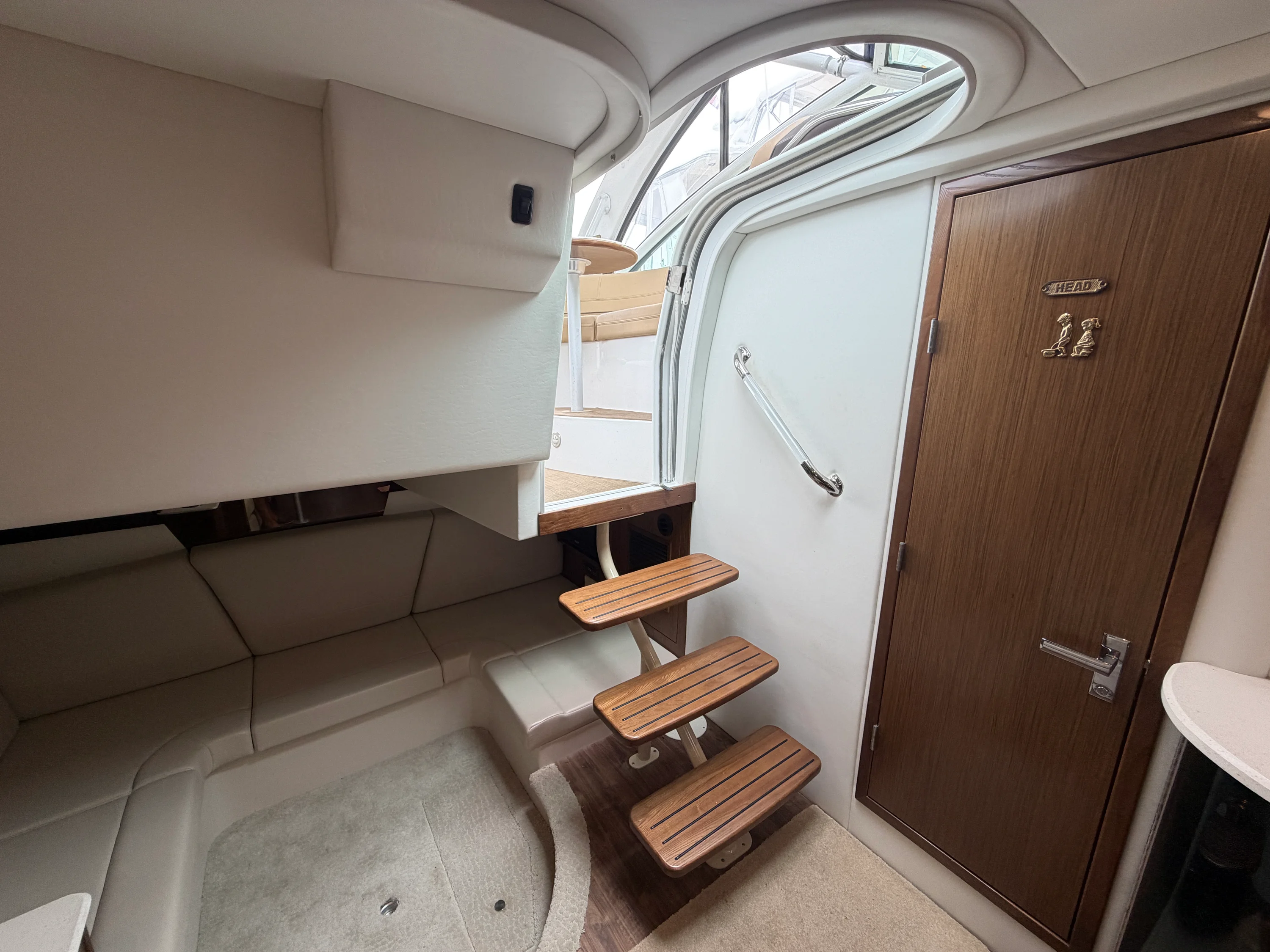 2014 Cruisers Yachts 380 EXPRESS Image Thumbnail #44