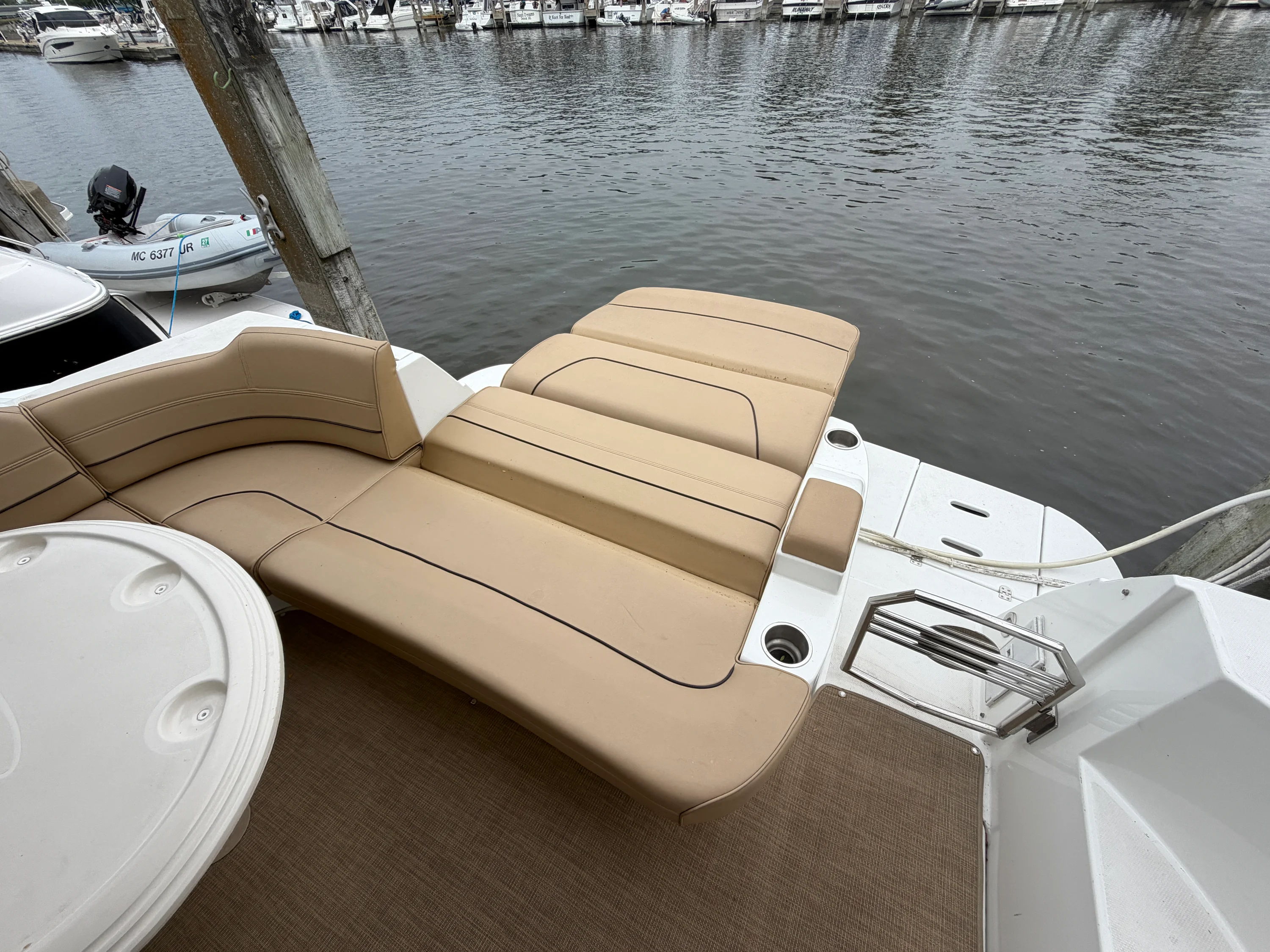 2014 Cruisers Yachts 380 EXPRESS Image Thumbnail #23
