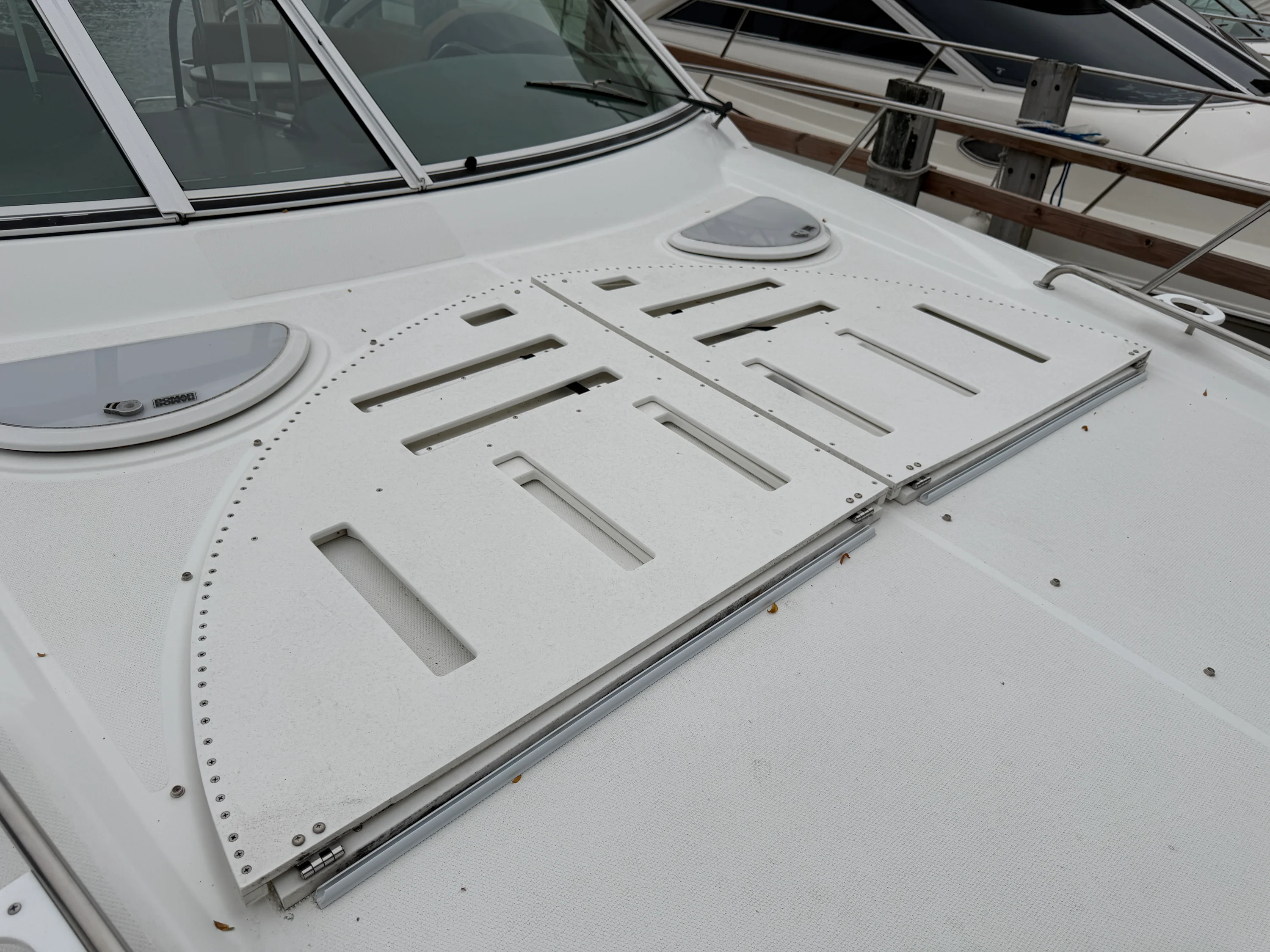 2014 Cruisers Yachts 380 EXPRESS Image Thumbnail #51