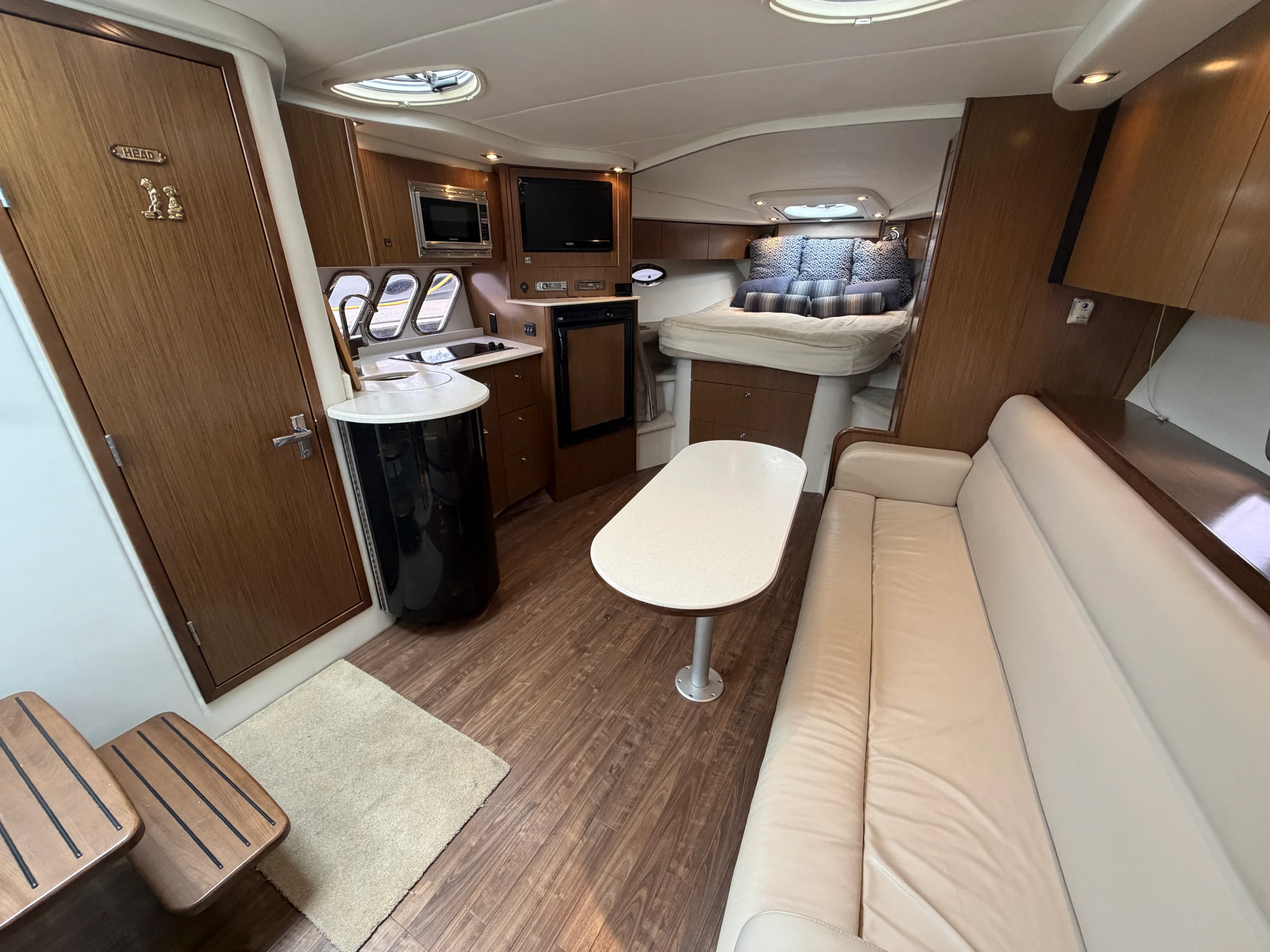2014 Cruisers Yachts 380 EXPRESS Image Thumbnail #29