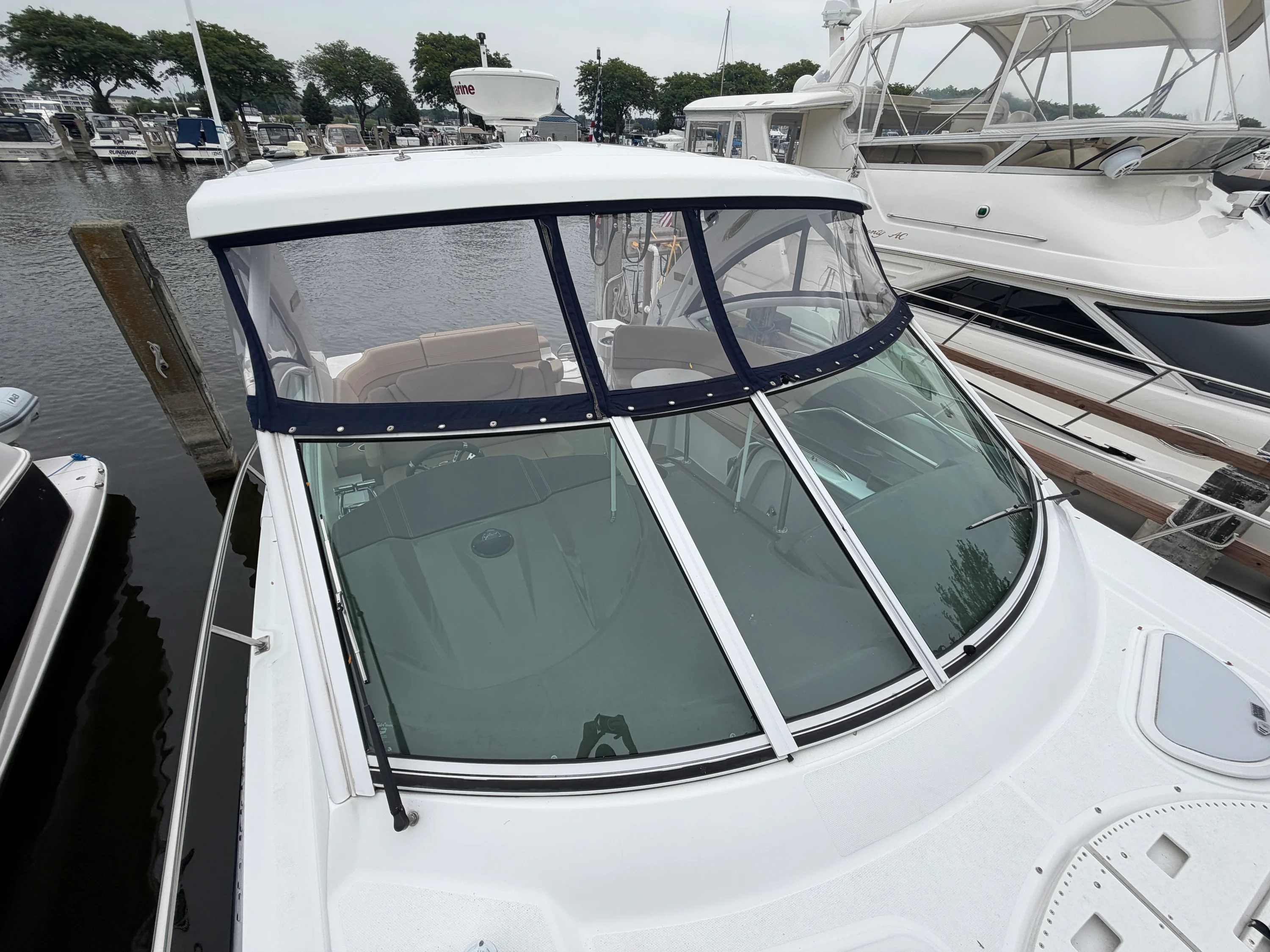 2014 Cruisers Yachts 380 EXPRESS Image Thumbnail #52