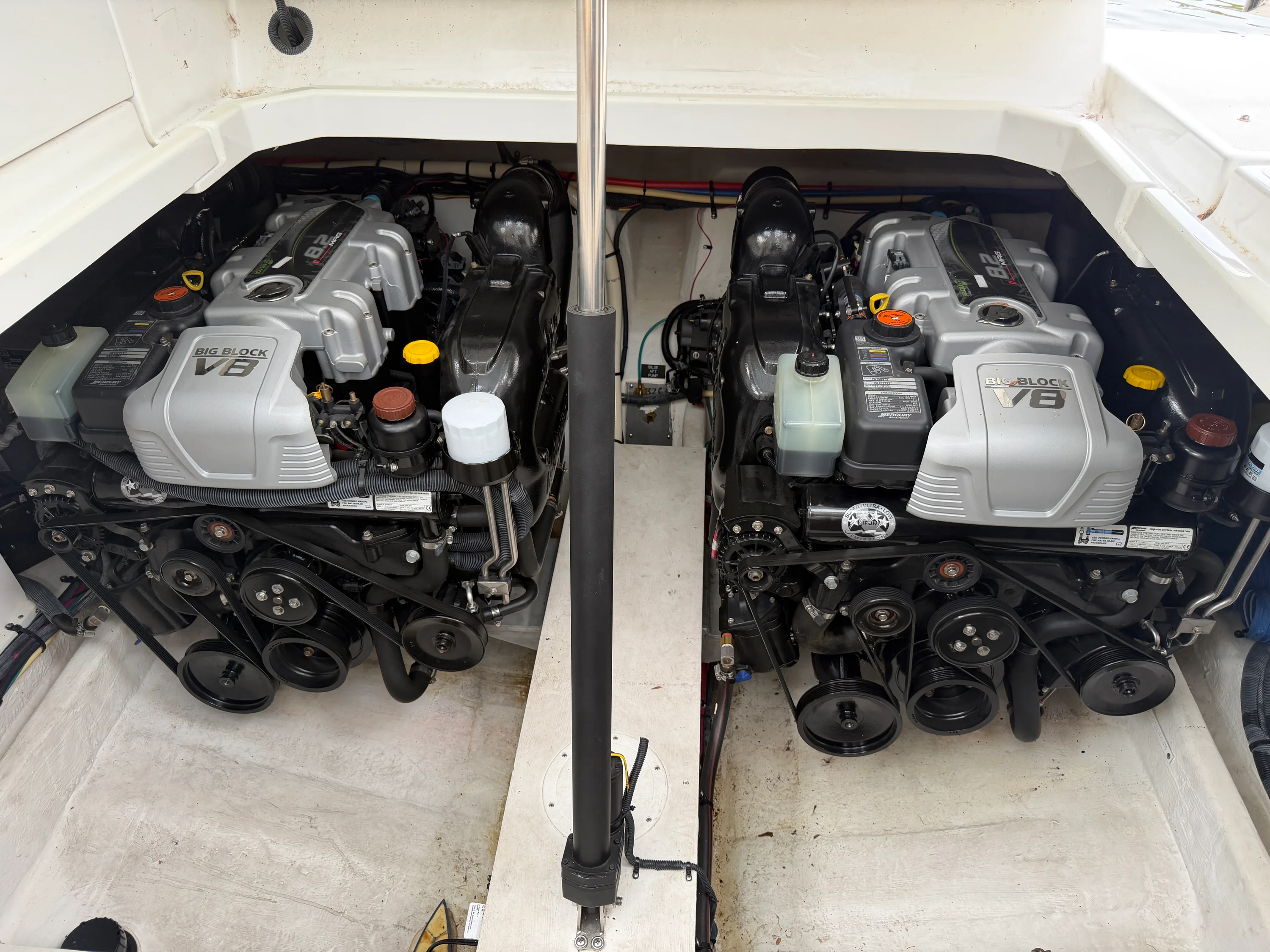 2014 Cruisers Yachts 380 EXPRESS Image Thumbnail #54