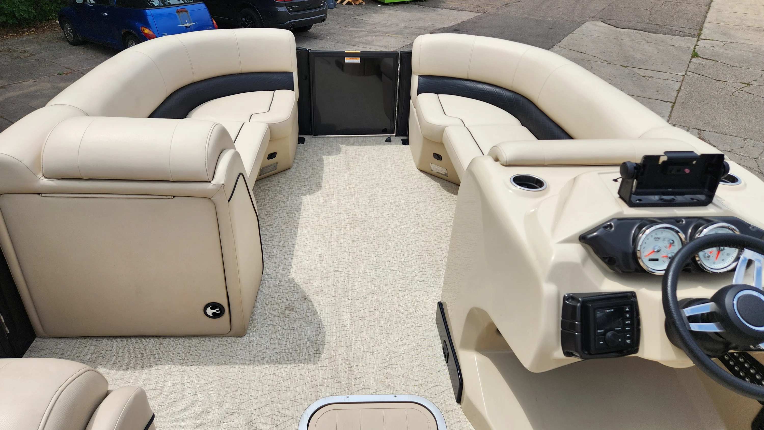 2019 Barletta E22Q Image Thumbnail #30