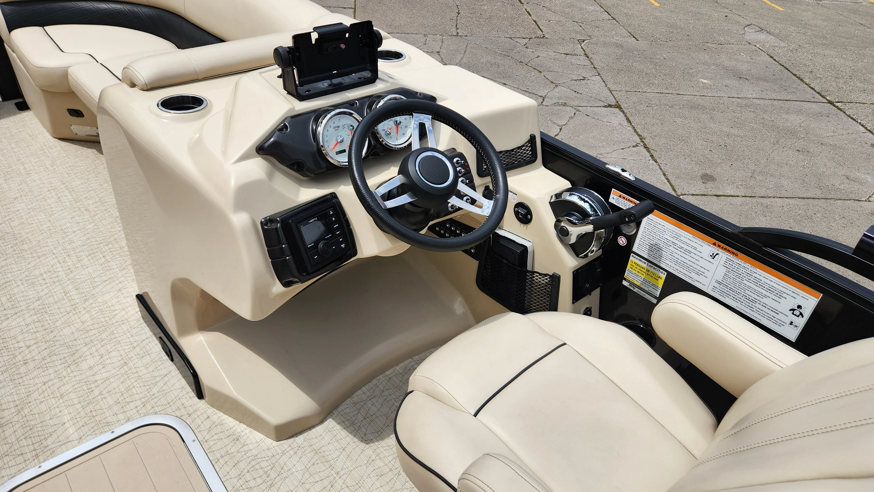 2019 Barletta E22Q Image Thumbnail #31