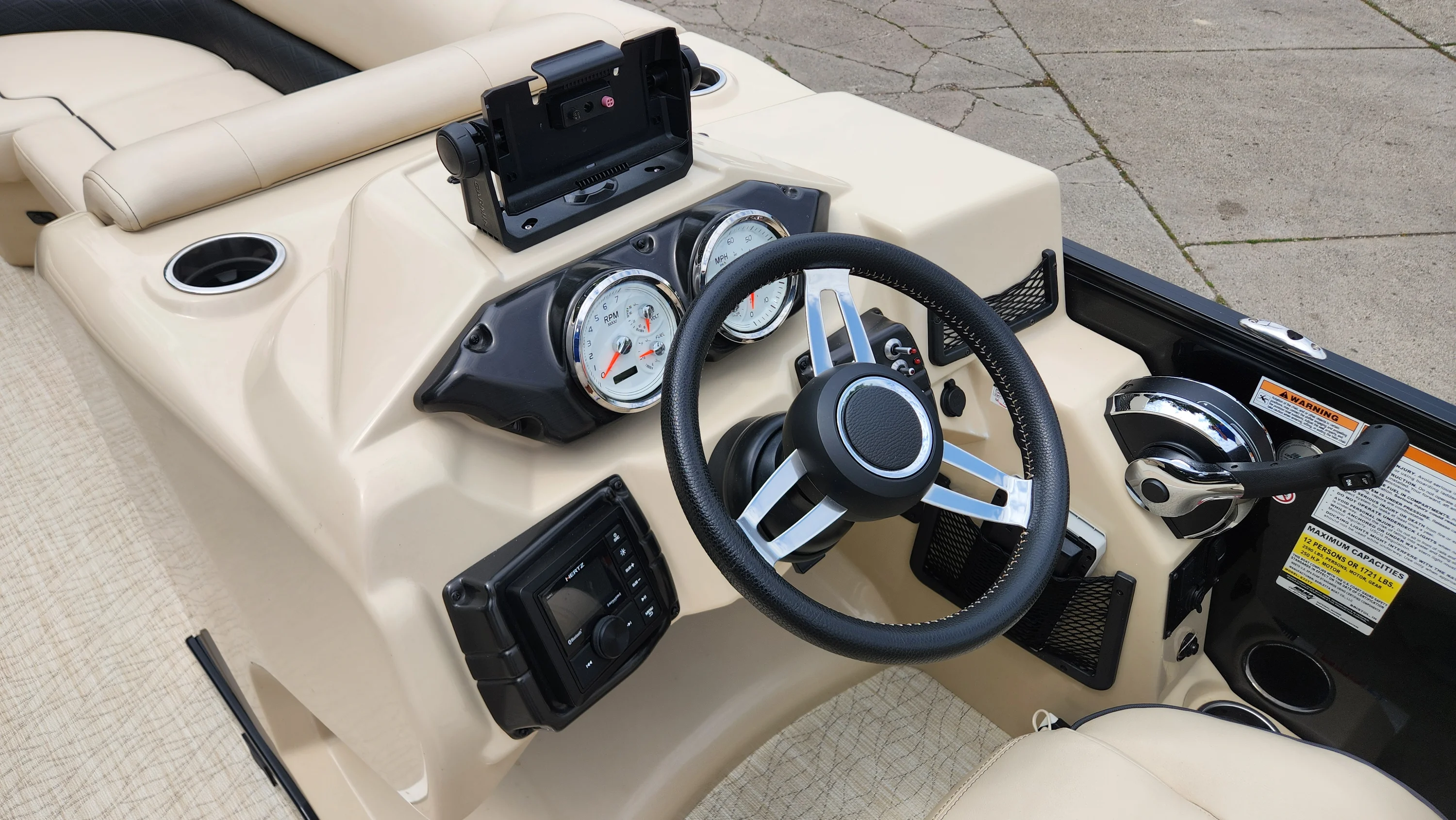 2019 Barletta E22Q Image Thumbnail #35