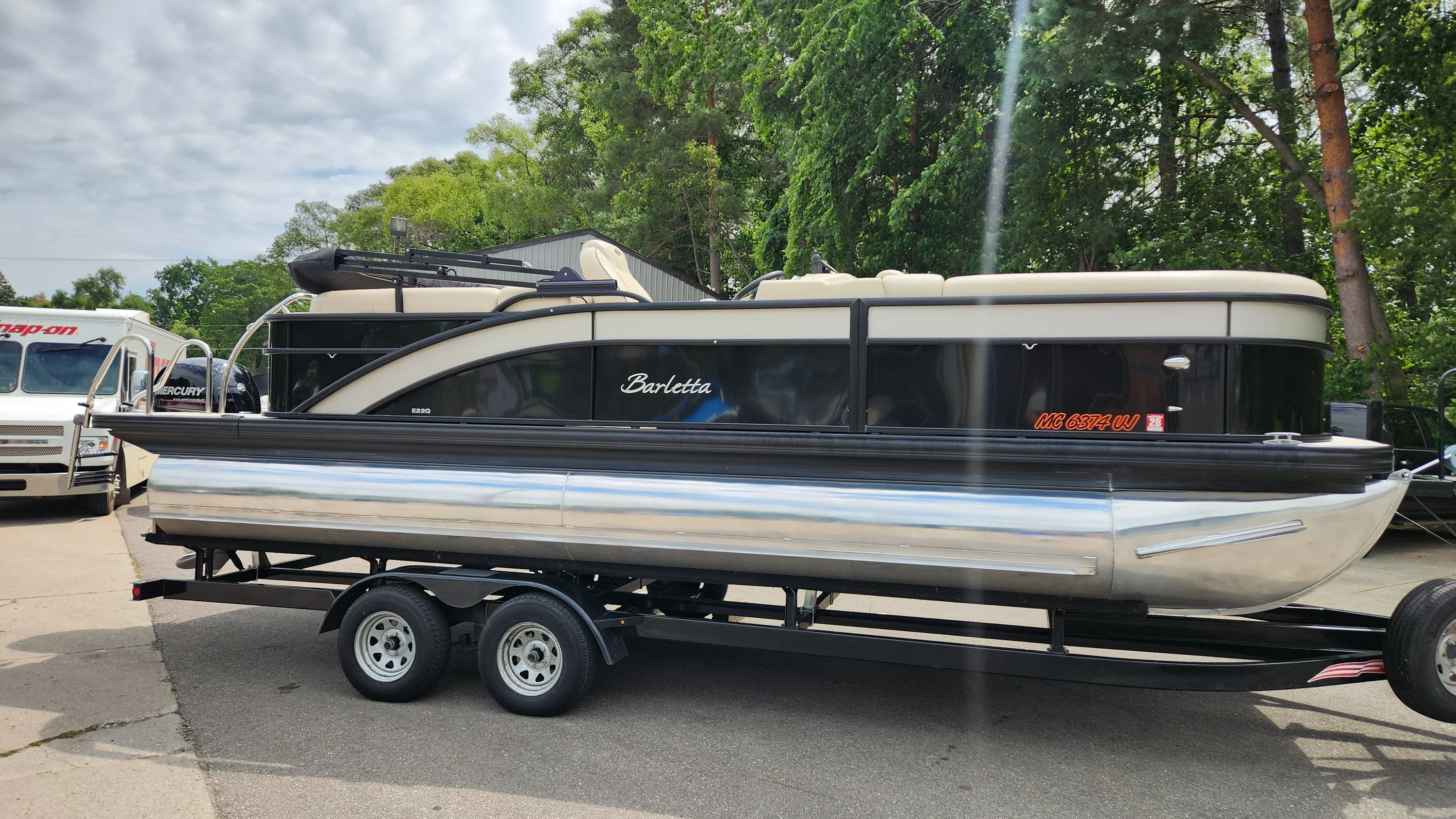 2019 Barletta E22Q Image Thumbnail #0