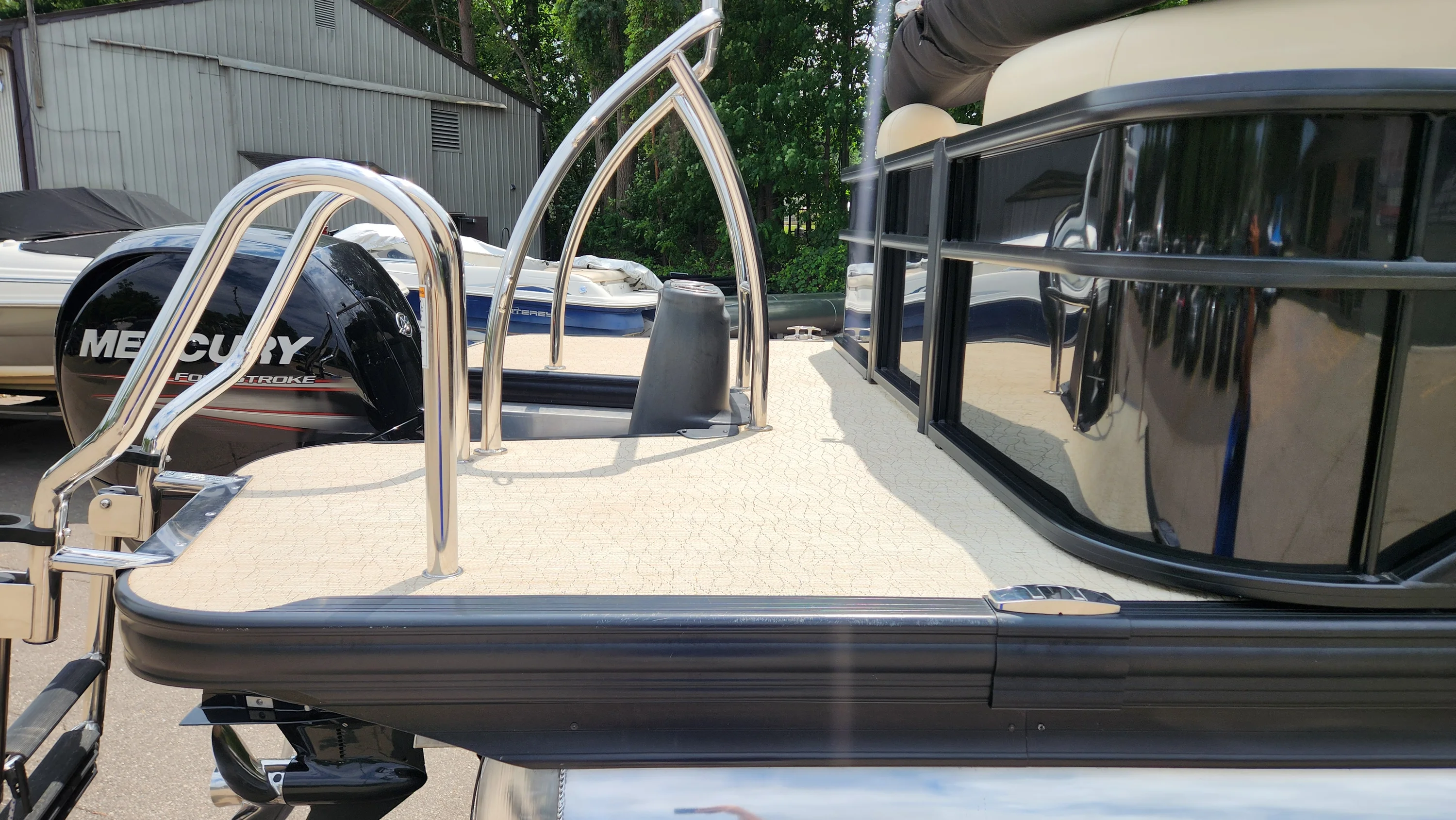 2019 Barletta E22Q Image Thumbnail #4